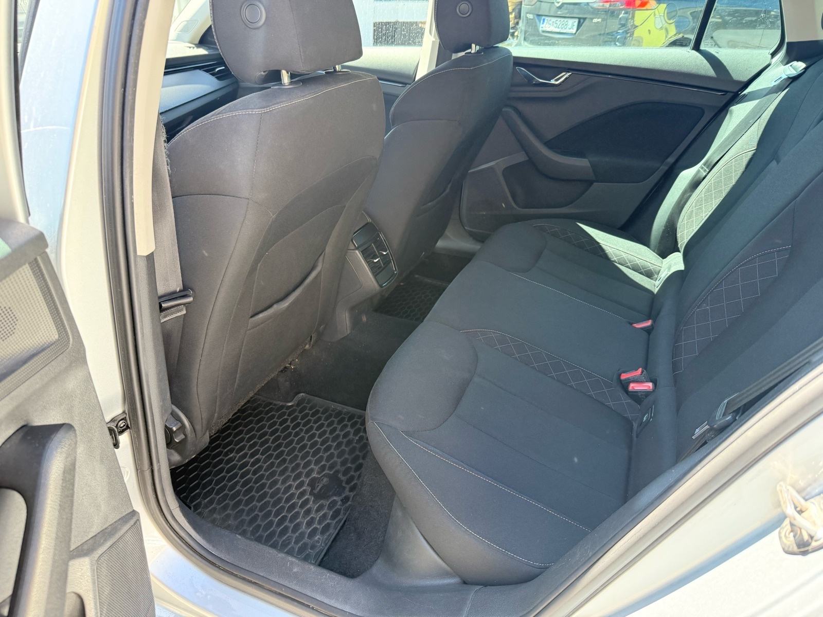 Škoda Scala 1,0 TSI BUSINESS • HR auto• u PDV • Bogata oprema, fotografija 6