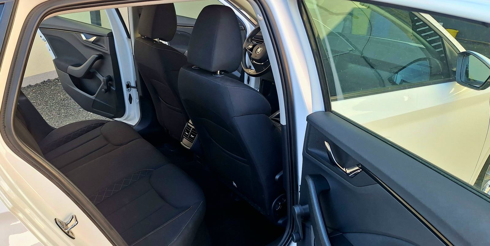 Škoda Scala 1,0 TSI Style - KAMERA, LED, DAB, PDC, TEMPOMAT, fotografija 13