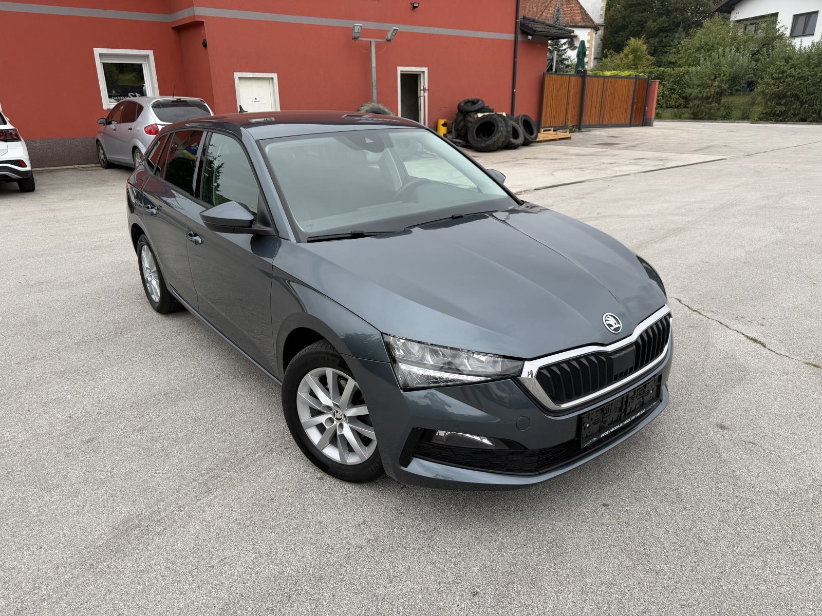 Škoda Scala 1,6TDI-VIRTUAL-NAVI-LED-ALU-2XPDC-TEMPOMAT-SERVISIRANA-, fotografija 2