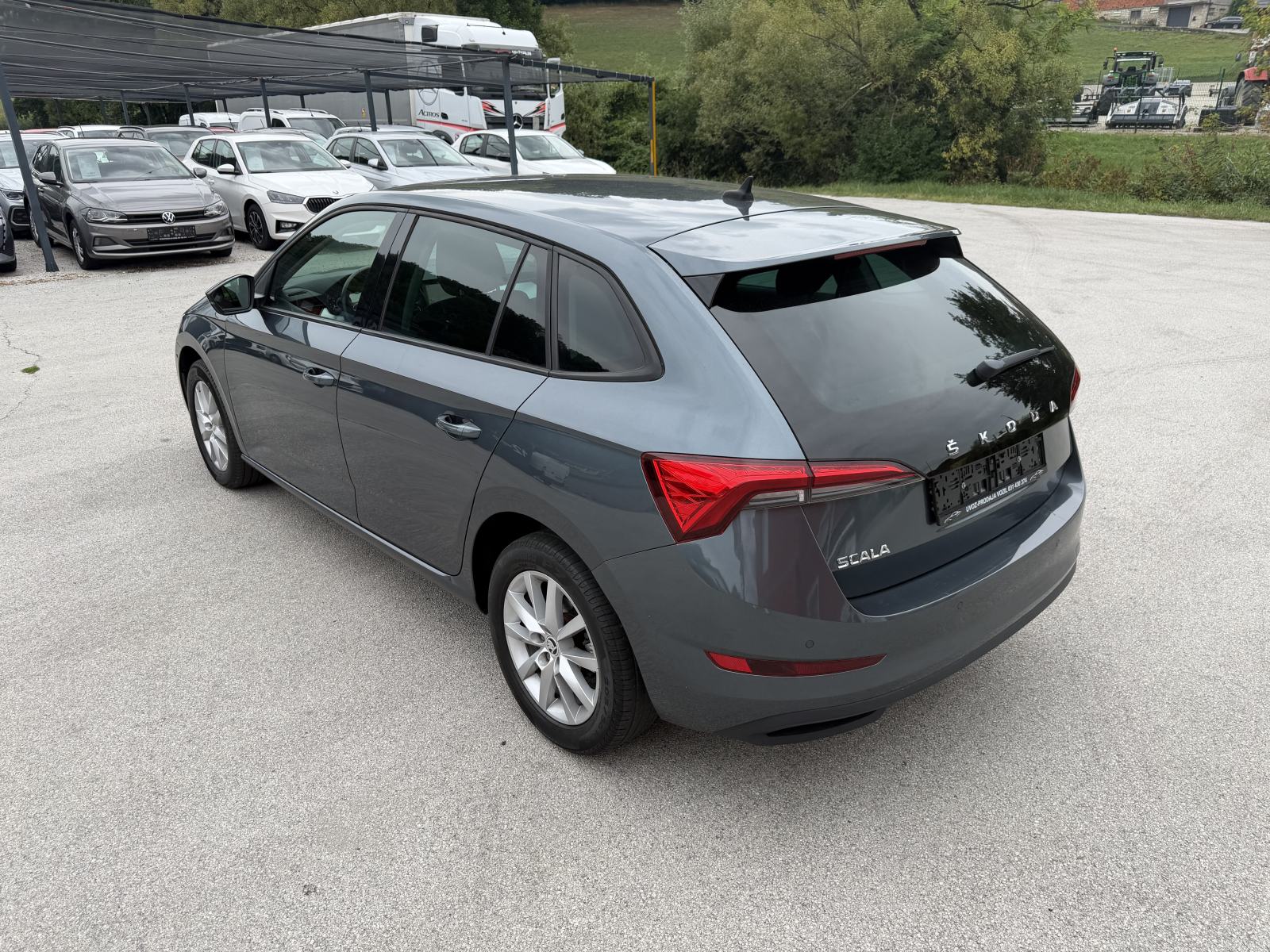 Škoda Scala 1,6TDI-VIRTUAL-NAVI-LED-ALU-2XPDC-TEMPOMAT-SERVISIRANA-, fotografija 3