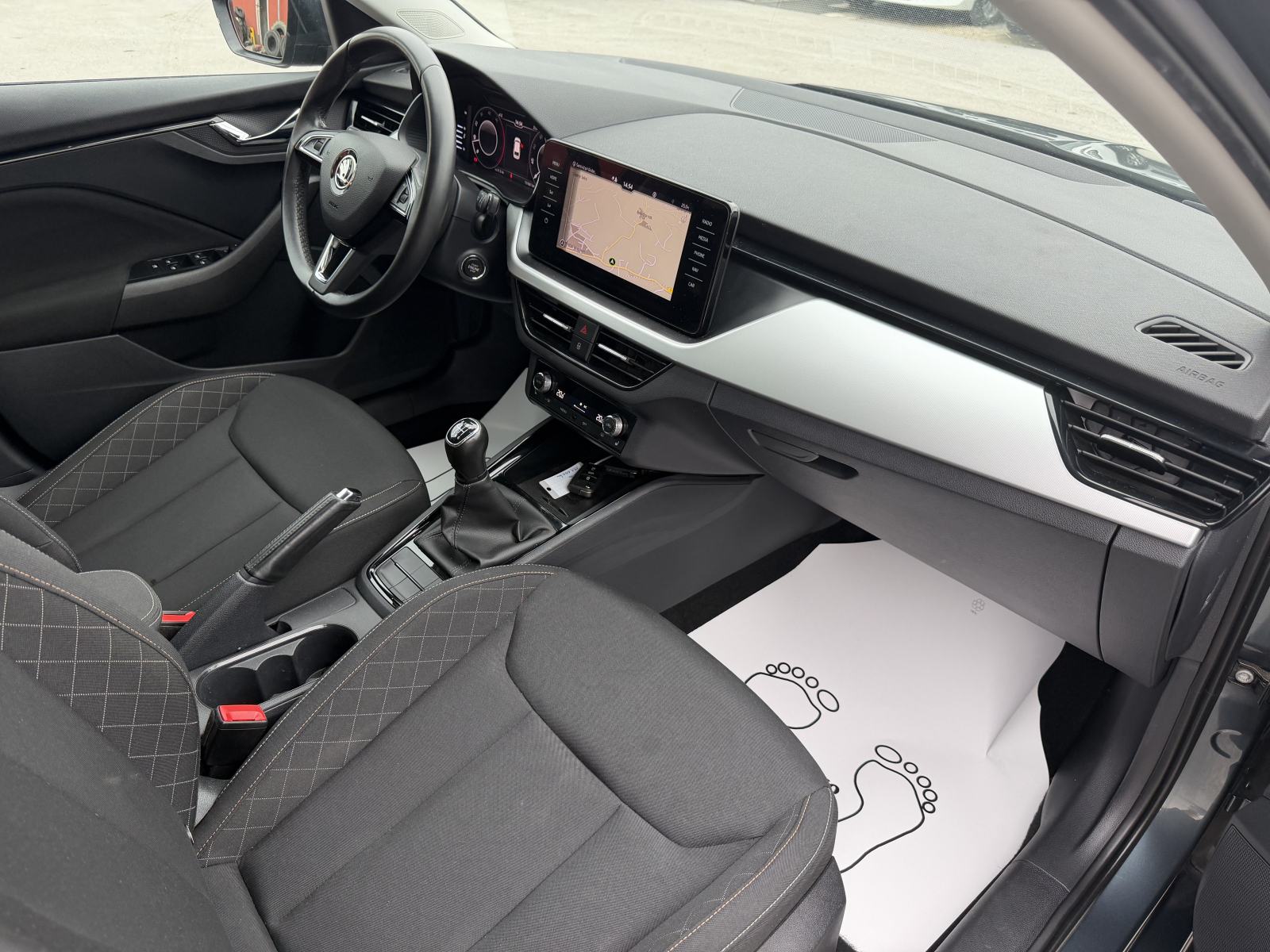 Škoda Scala 1,6TDI-VIRTUAL-NAVI-LED-ALU-2XPDC-TEMPOMAT-SERVISIRANA-, fotografija 8