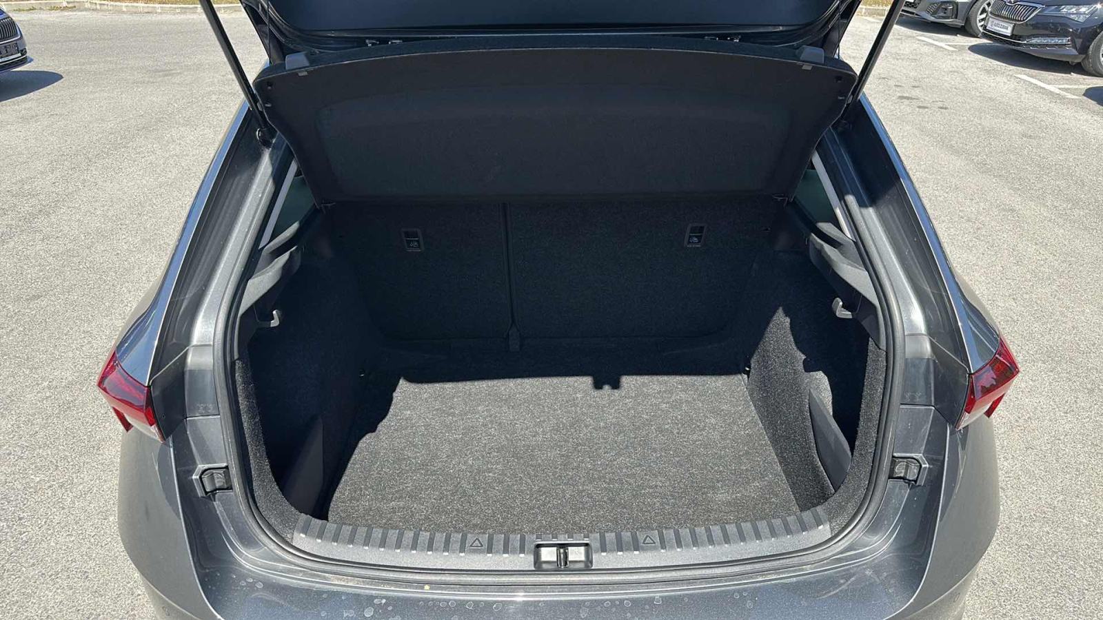 SKODA SCALA 2025 • PREMIUM jamstvo • AutoZubak Rabljena, fotografija 12
