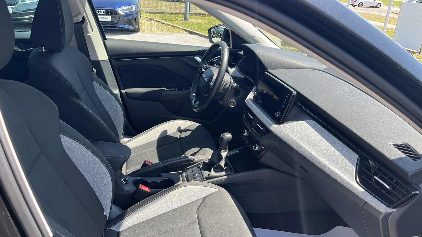 SKODA SCALA 2025 • PREMIUM jamstvo • AutoZubak Rabljena, fotografija 9