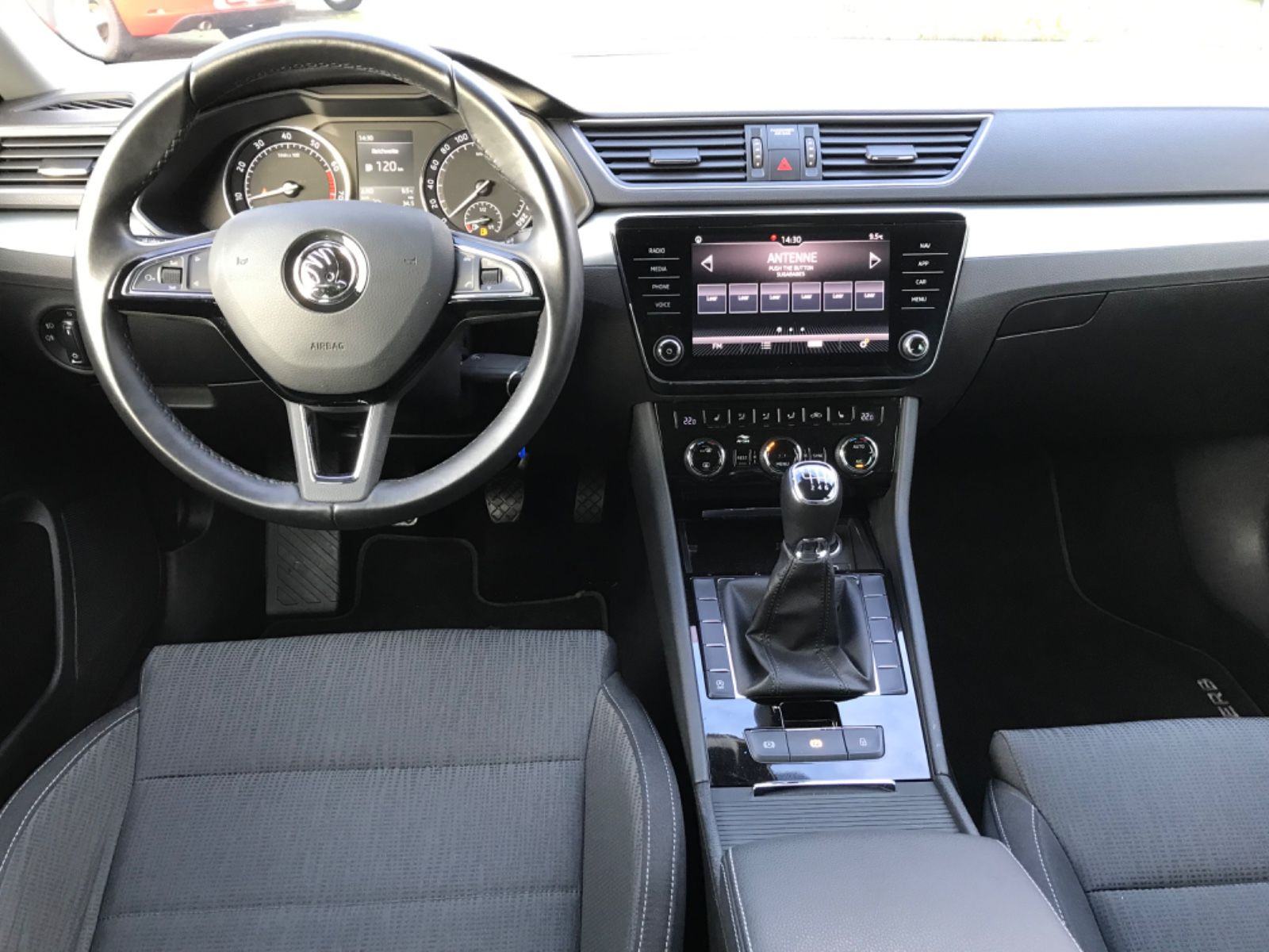 Škoda Superb 1.4 TSI Business-Paket Amundsen BIXENON NAVI APPLE 1.VL., fotografija 9