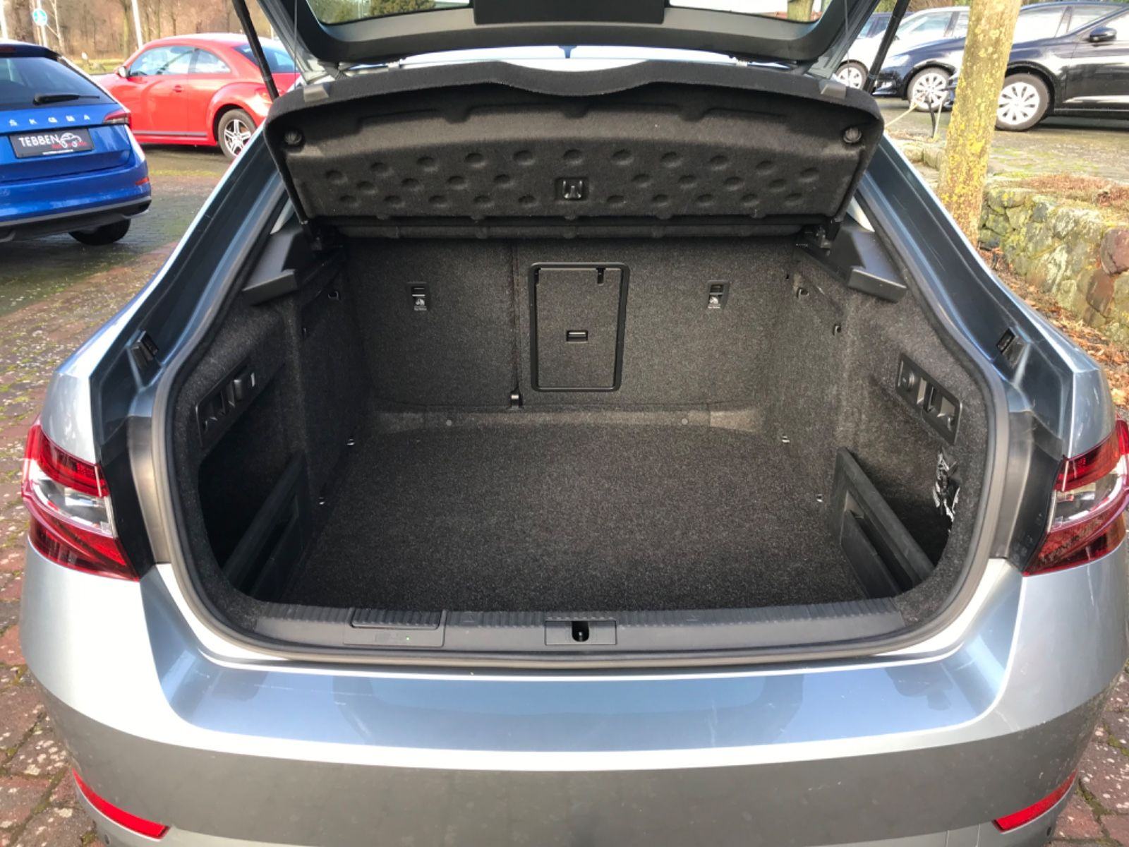 Škoda Superb 1.4 TSI Business-Paket Amundsen BIXENON NAVI APPLE 1.VL., fotografija 16
