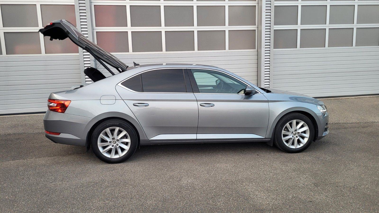 Škoda Superb 1,5 TSI DSG AMBITION LED EL.SICEVI NAVI APPLE 1.VL. 2021, fotografija 13