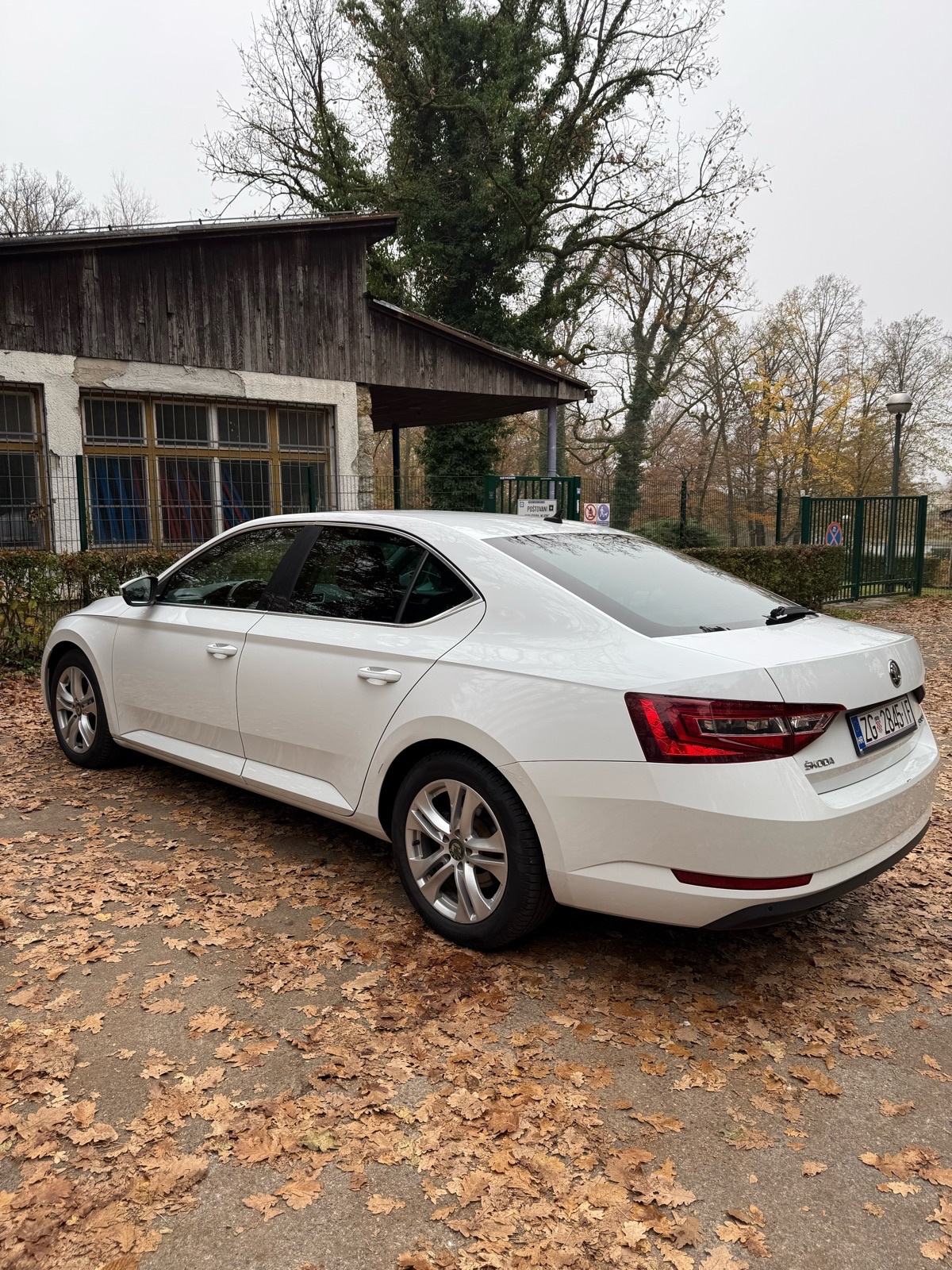 Škoda Superb 1,6 TDI DSG automatik, fotografija 2