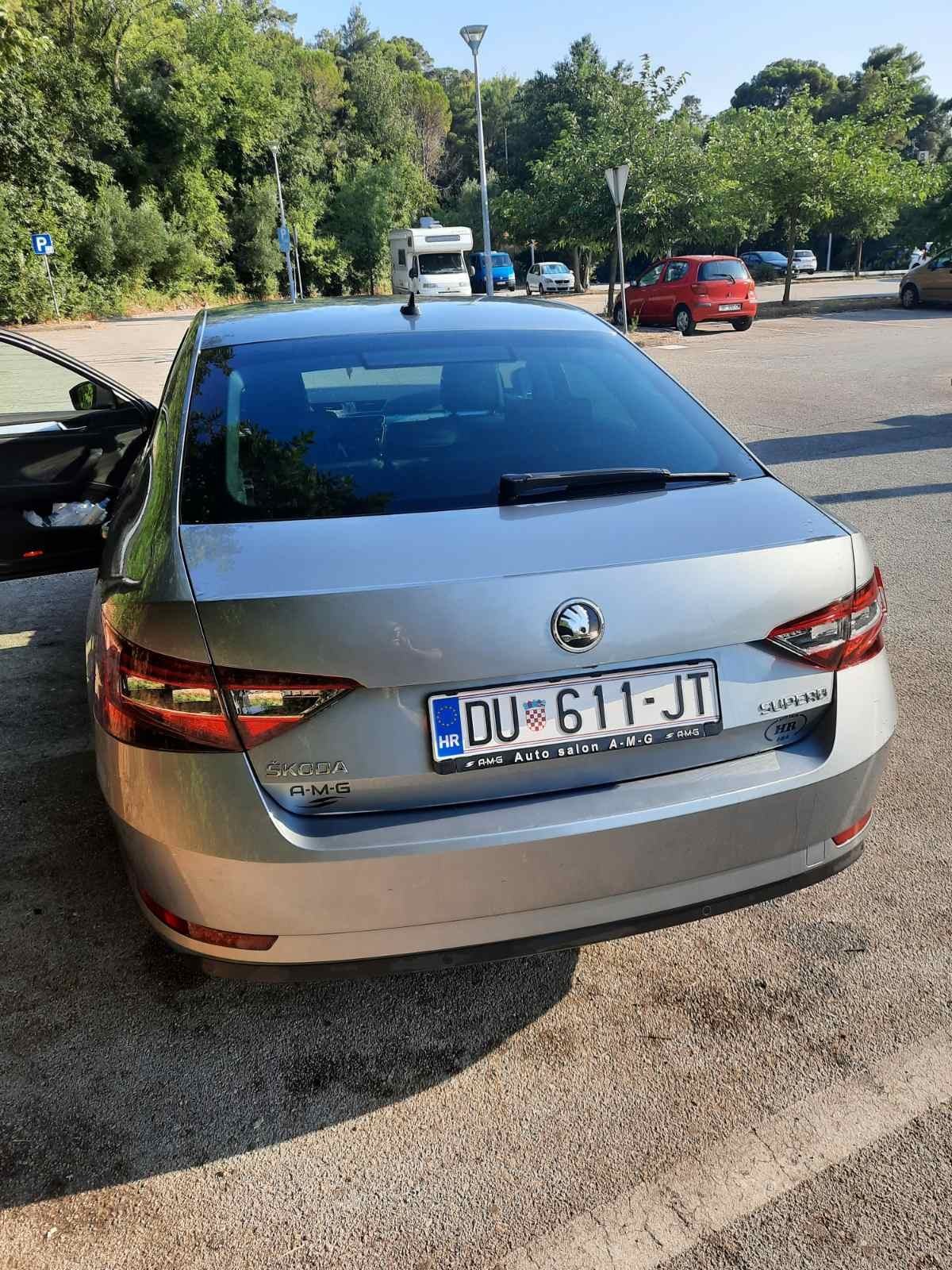 Škoda Superb 1,6 TDI DSG automatic na ime kupca, fotografija 2