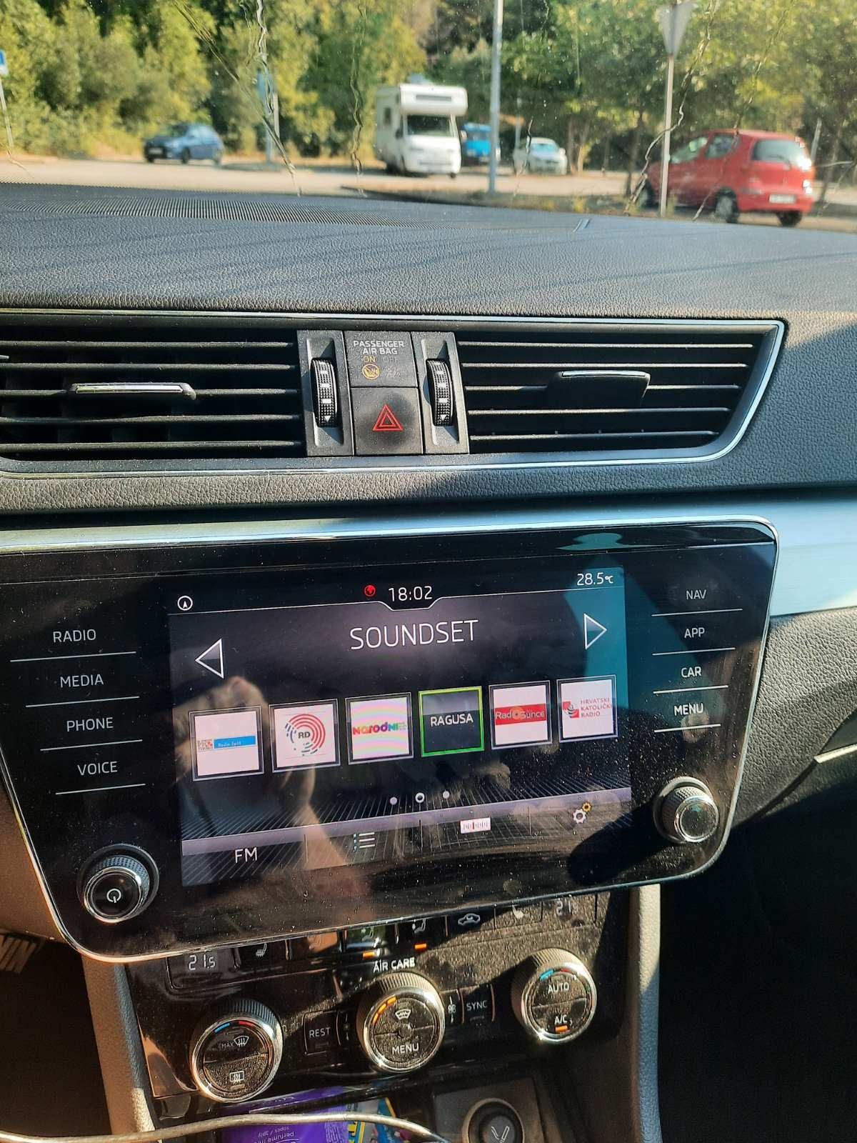Škoda Superb 1,6 TDI DSG automatic na ime kupca, fotografija 9