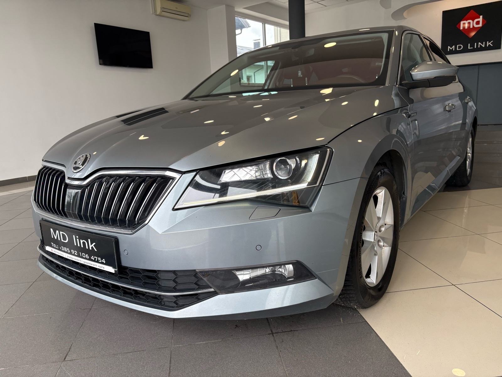 Škoda Superb 1,6 TDI DSG automatik, fotografija 1