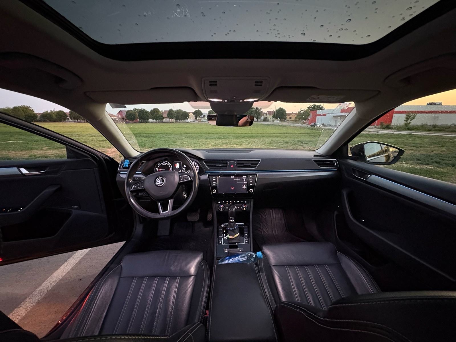 Škoda Superb 1,6 TDI DSG automatik, pogled izvana - slika 2