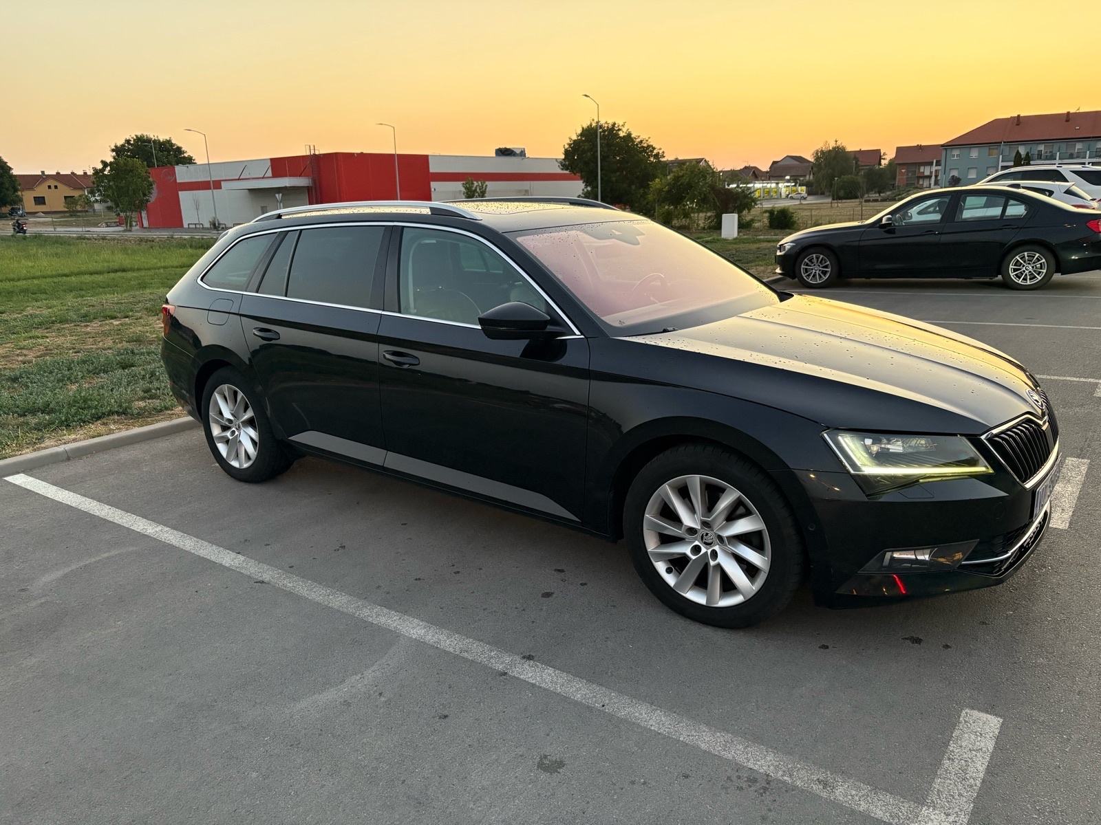 Škoda Superb 1,6 TDI DSG automatik, pogled izvana - slika 3