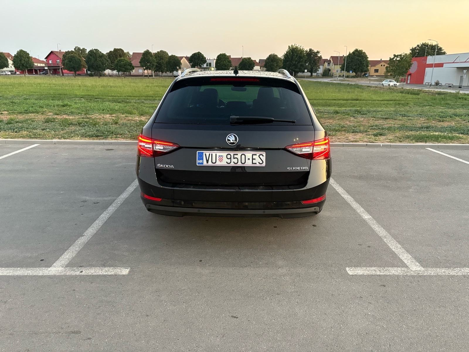 Škoda Superb 1,6 TDI DSG automatik, fotografija 12