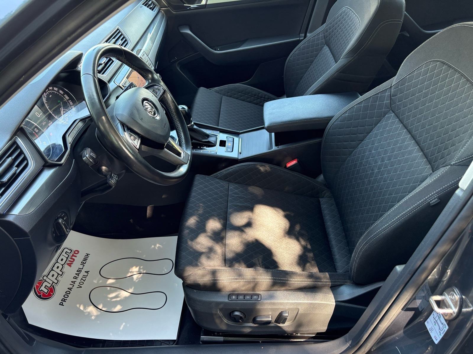 Škoda Superb 1,6 TDI DSG REG:02/2027 - NAVI - KLIMA - AUTOKREDIT, fotografija 11