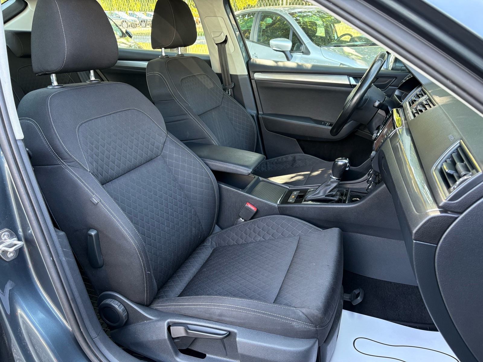 Škoda Superb 1,6 TDI DSG REG:02/2027 - NAVI - KLIMA - AUTOKREDIT, fotografija 20