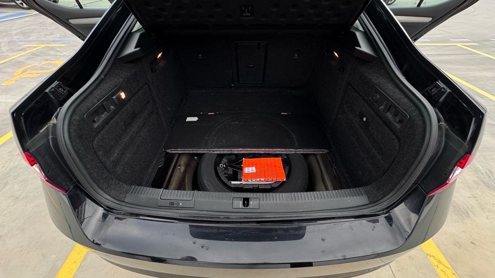 Škoda Superb 1,6 TDI, fotografija 15