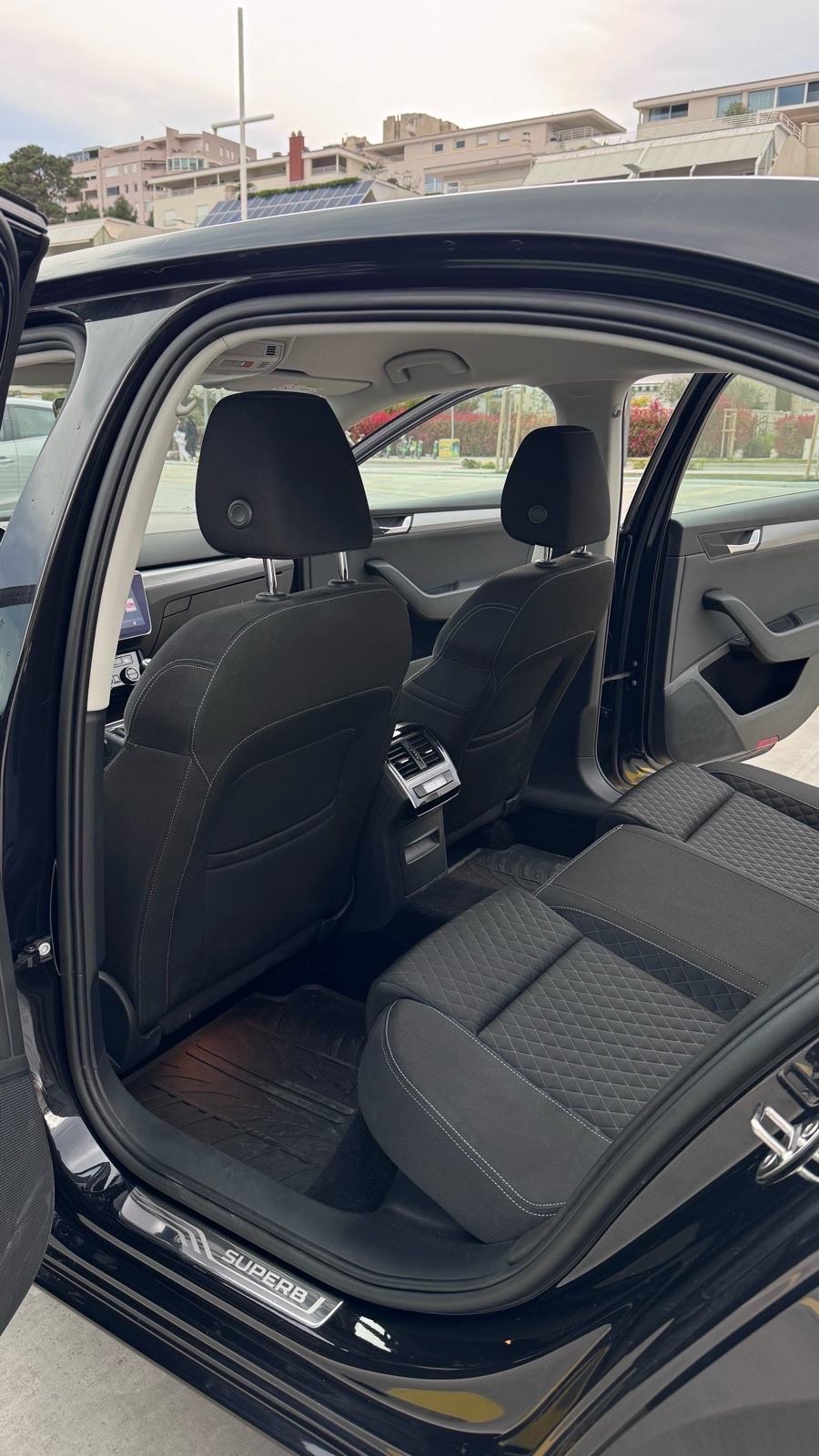 Škoda Superb 1,6 TDI, fotografija 10