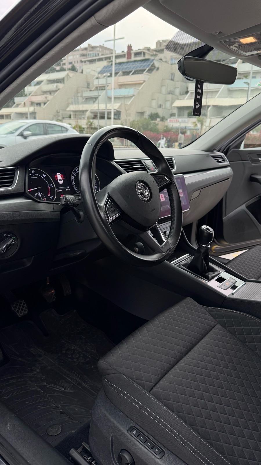 Škoda Superb 1,6 TDI, fotografija 8