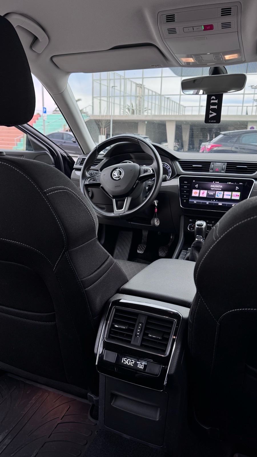Škoda Superb 1,6 TDI, fotografija 12