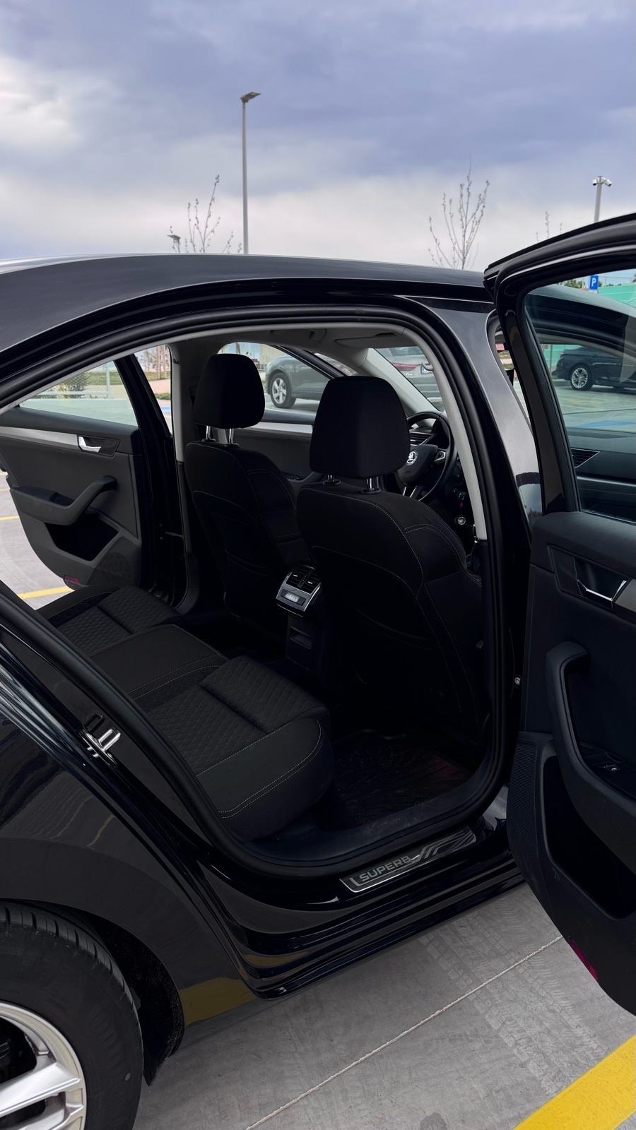 Škoda Superb 1,6 TDI, fotografija 13