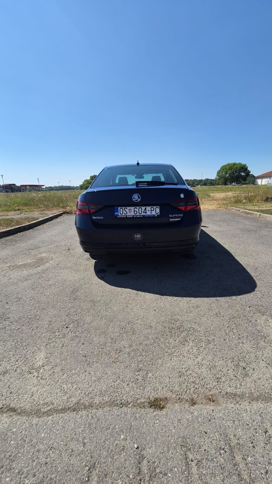 Škoda Superb 1,6 TDI, fotografija 2