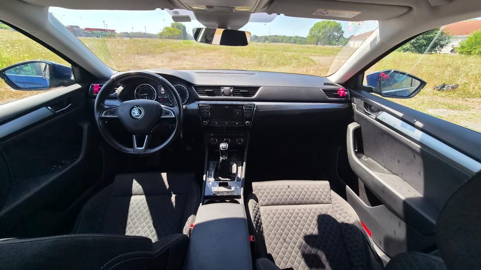 Škoda Superb 1,6 TDI, fotografija 6