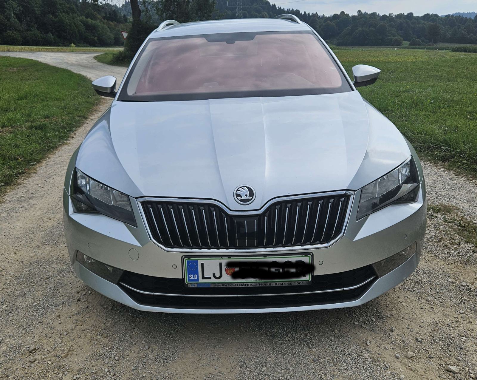 Škoda Superb 1,6 TDI, fotografija 4