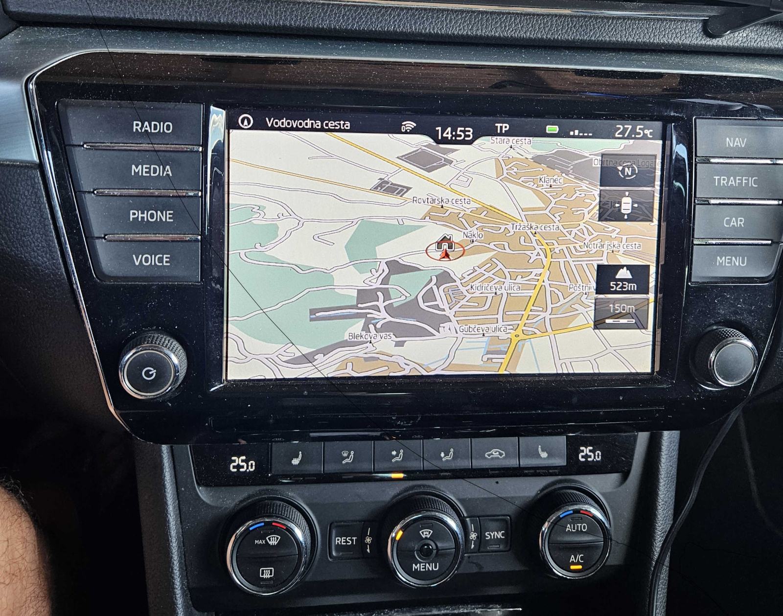 Škoda Superb 1,6 TDI, fotografija 9