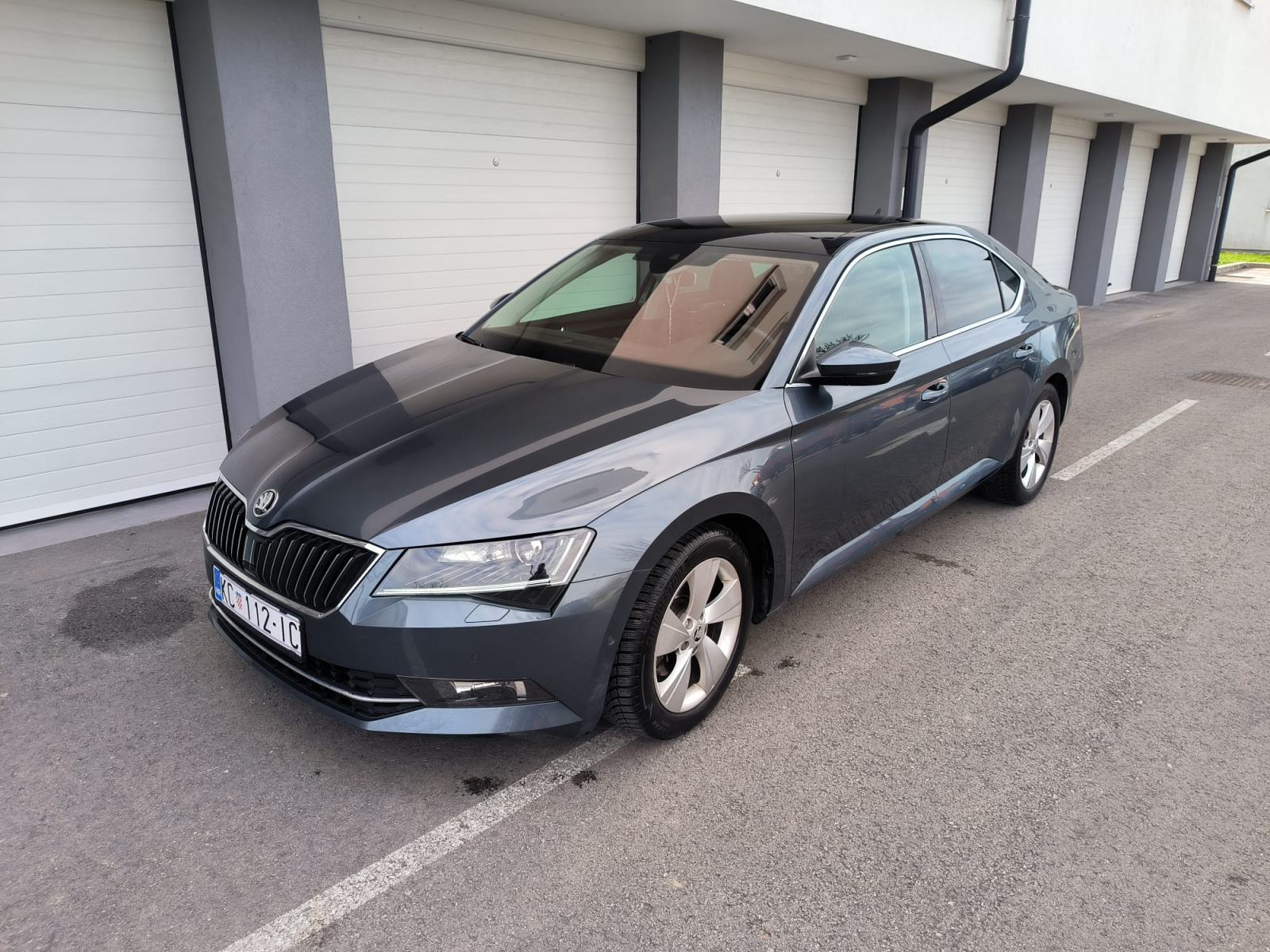Škoda Superb 1,6 TDI, fotografija 4