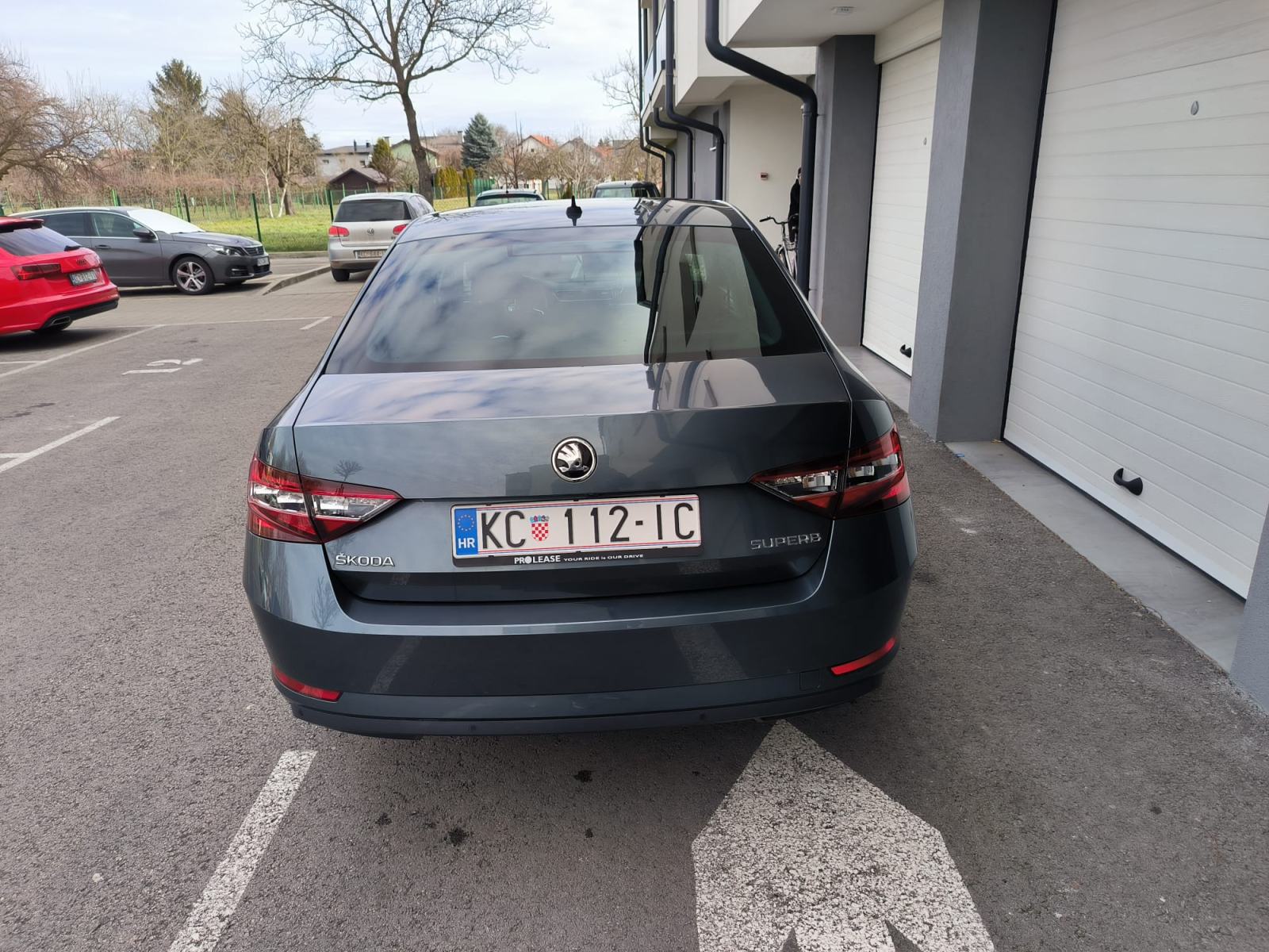 Škoda Superb 1,6 TDI, fotografija 2