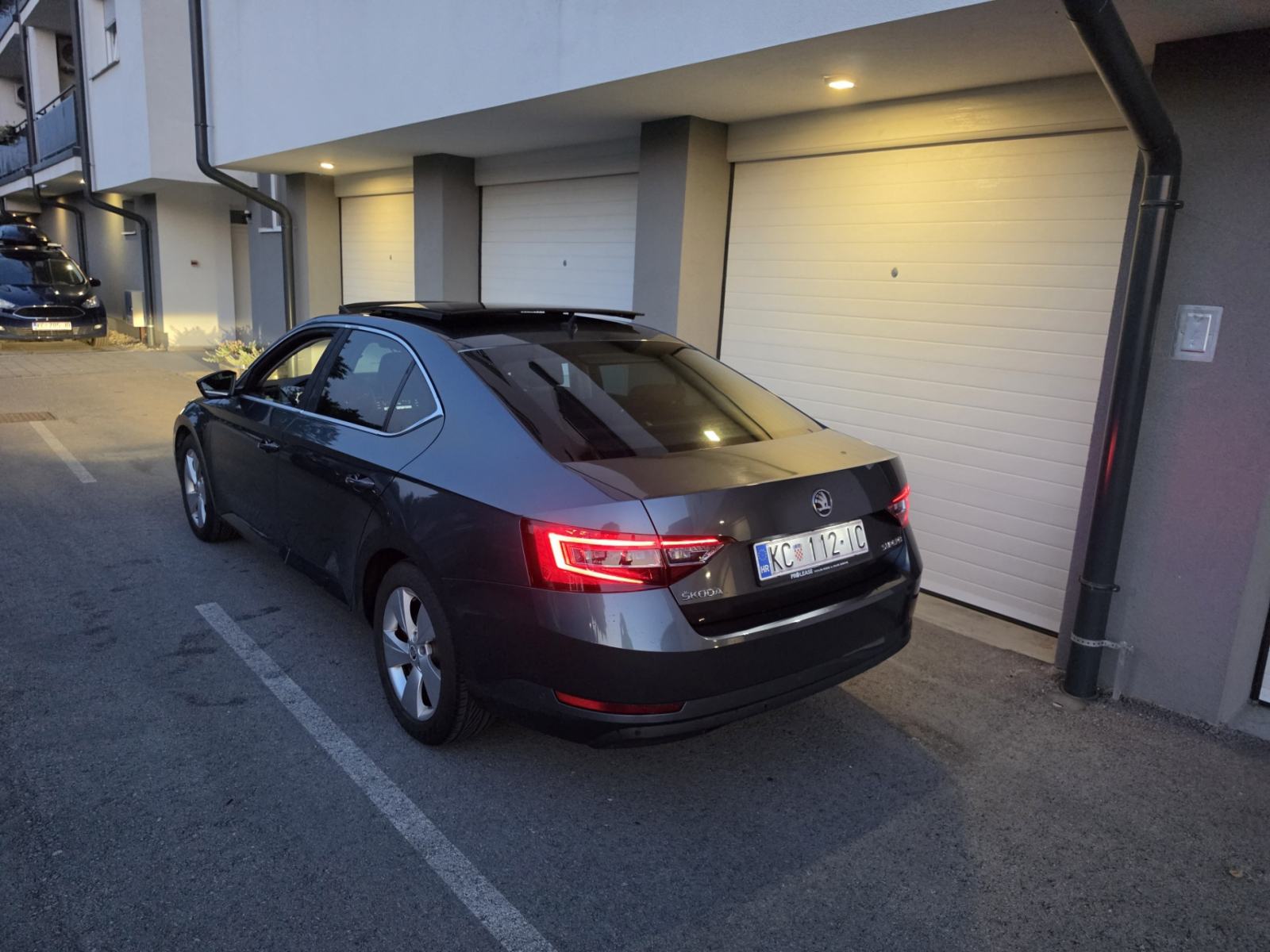 Škoda Superb 1,6 TDI, fotografija 5