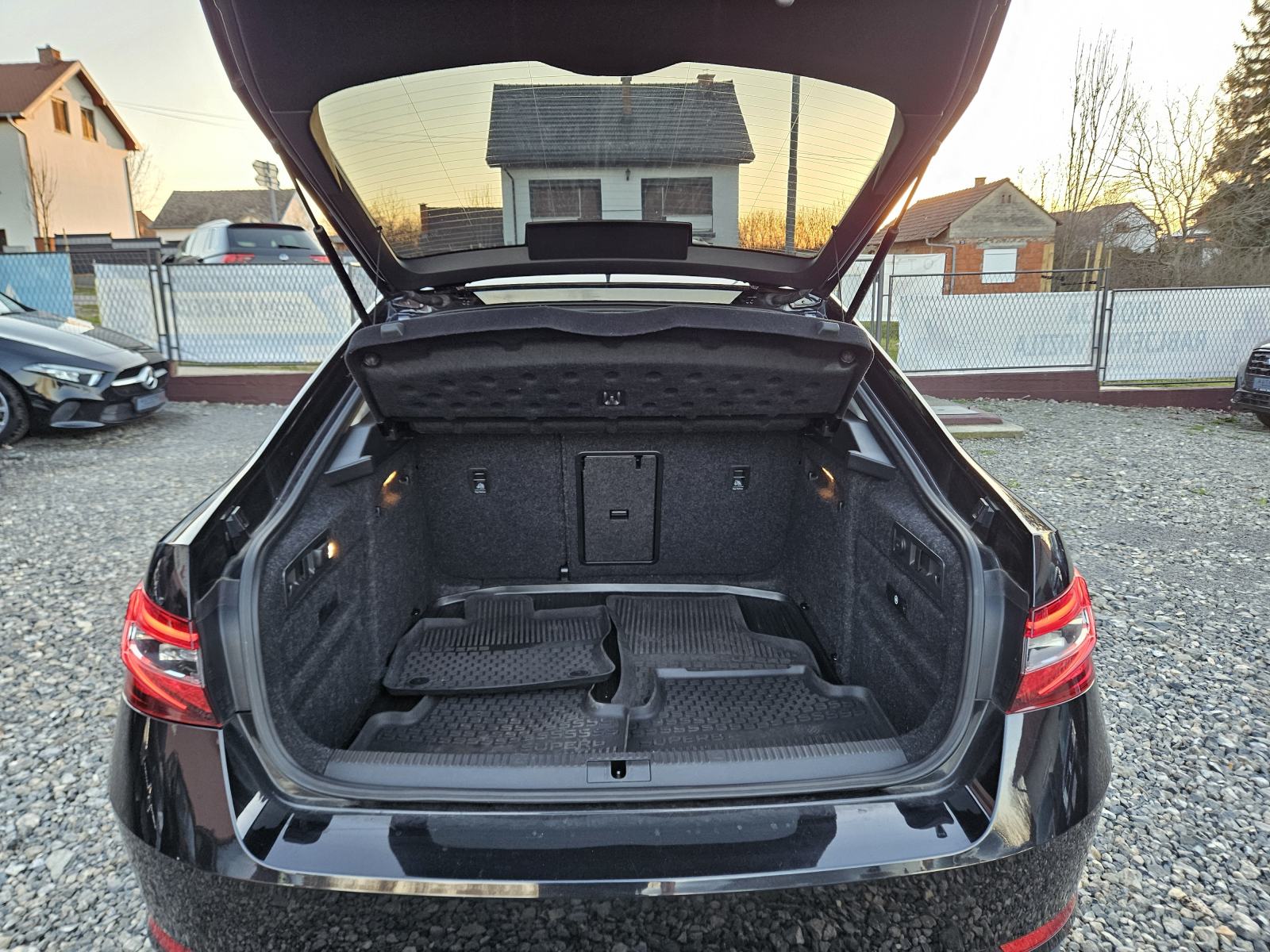Škoda Superb 1.6TDI DSG SUBWOOFER,LEASING BEZ UČEŠĆA I BEZ JAMACA, fotografija 6