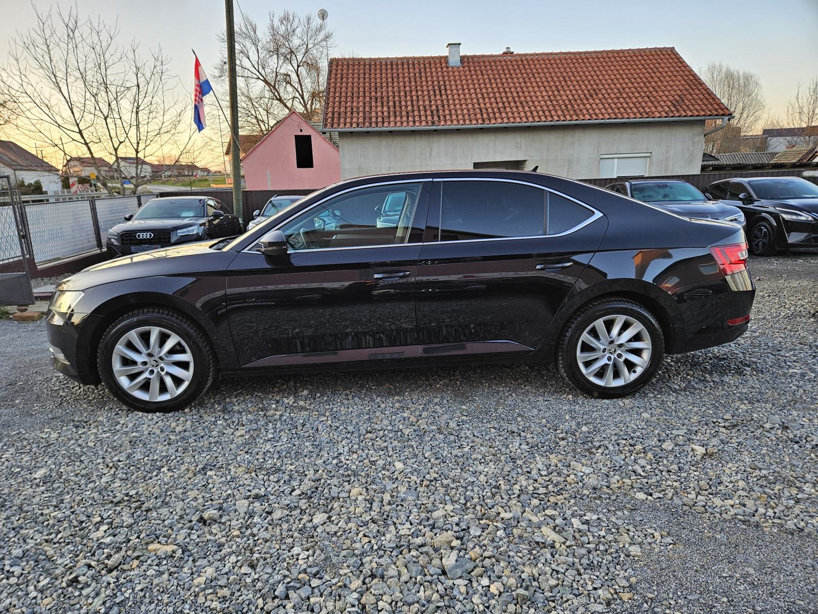 Škoda Superb 1.6TDI DSG SUBWOOFER,LEASING BEZ UČEŠĆA I BEZ JAMACA, fotografija 3