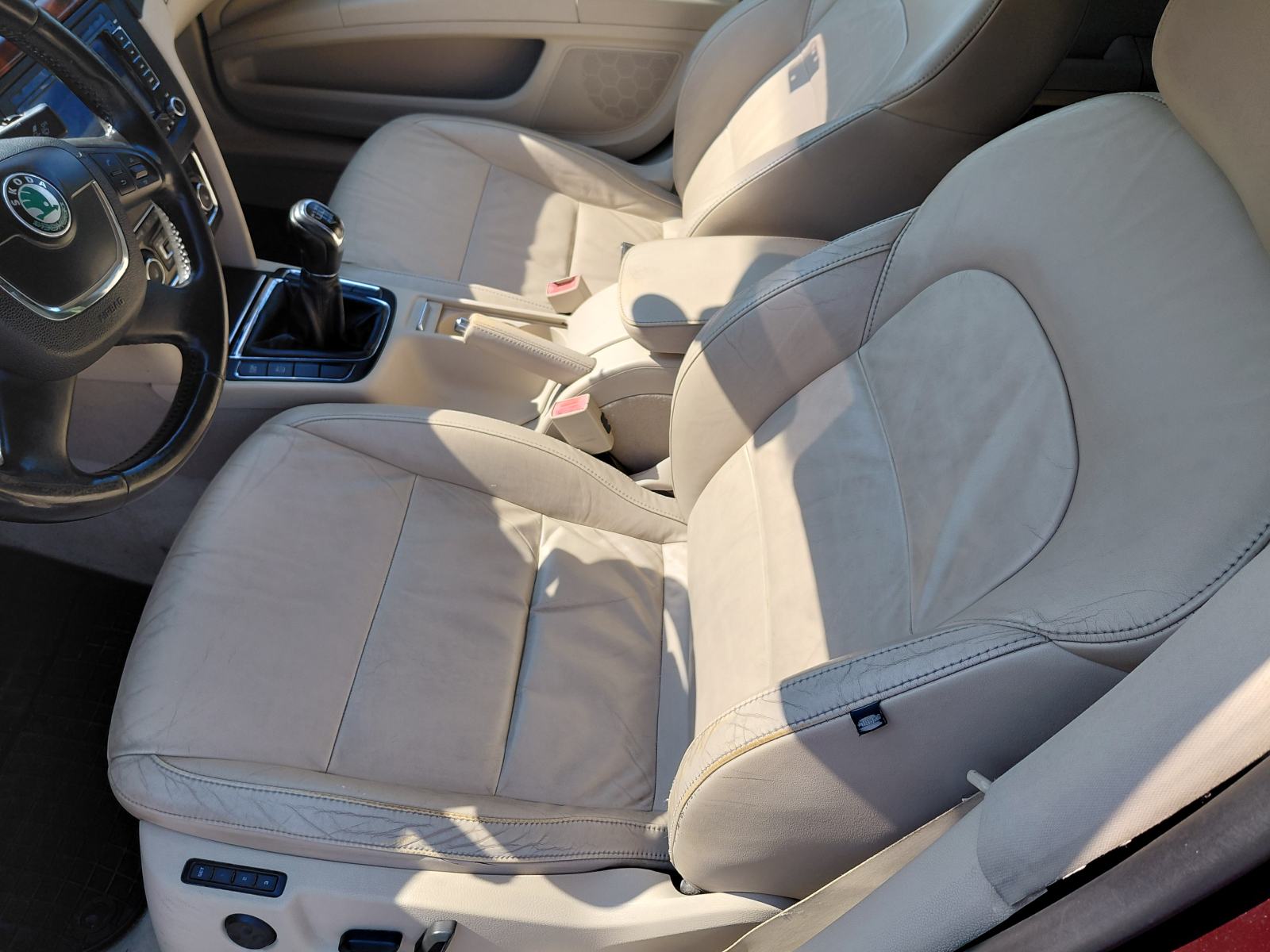 Škoda Superb 1,8 TSI, fotografija 2