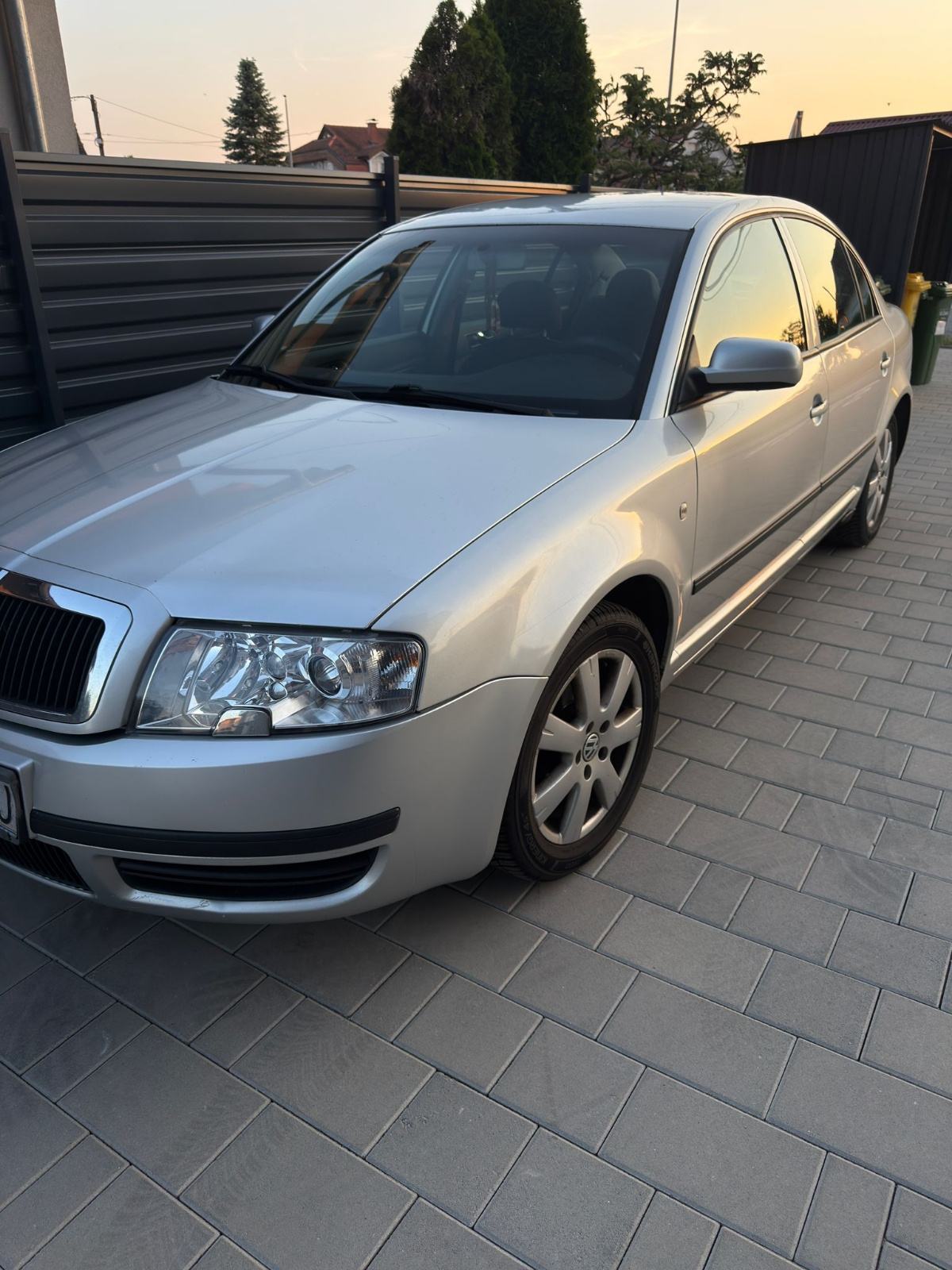 Škoda Superb 1,9 TDi, fotografija 2