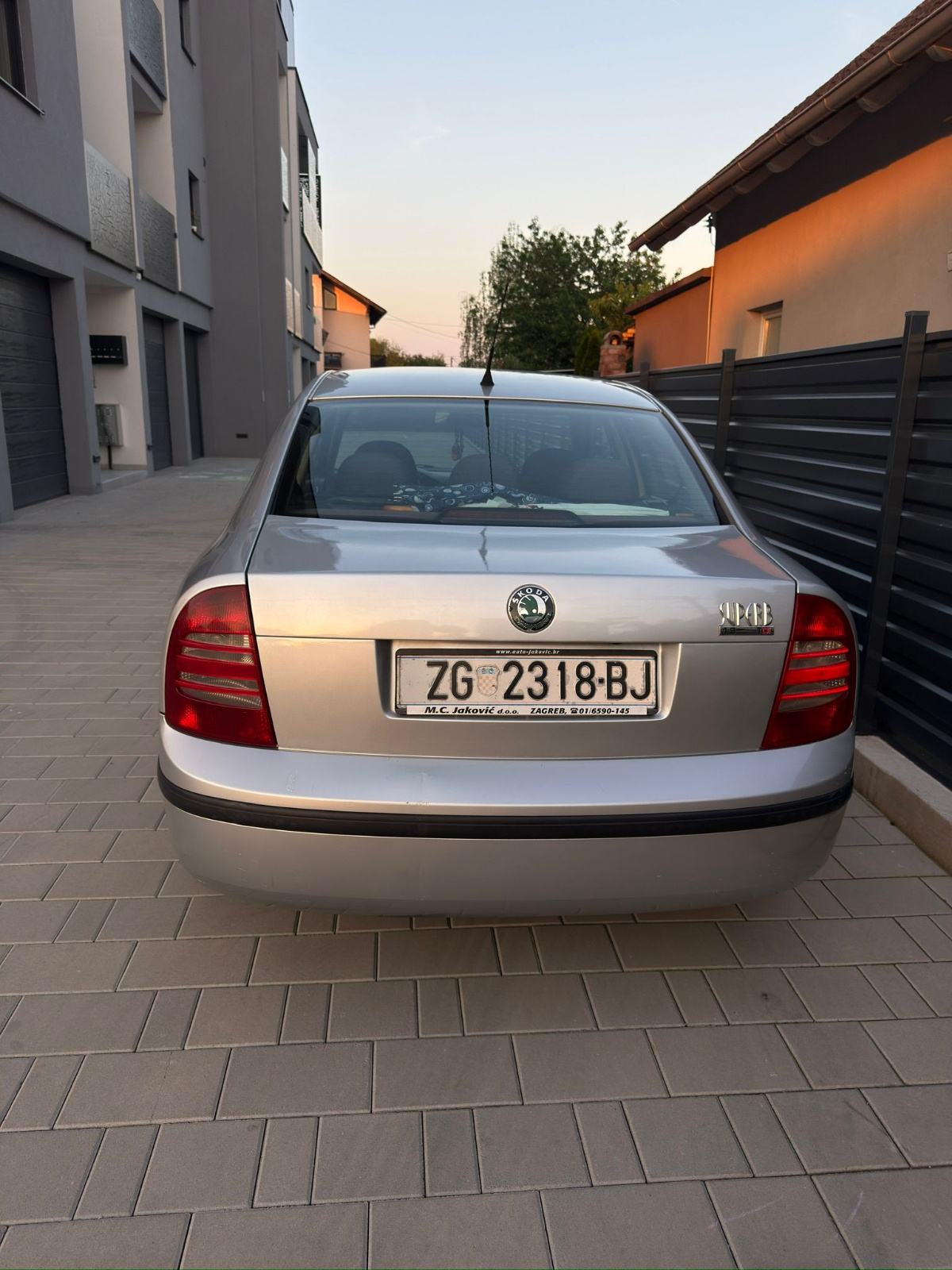 Škoda Superb 1,9 TDi, fotografija 6