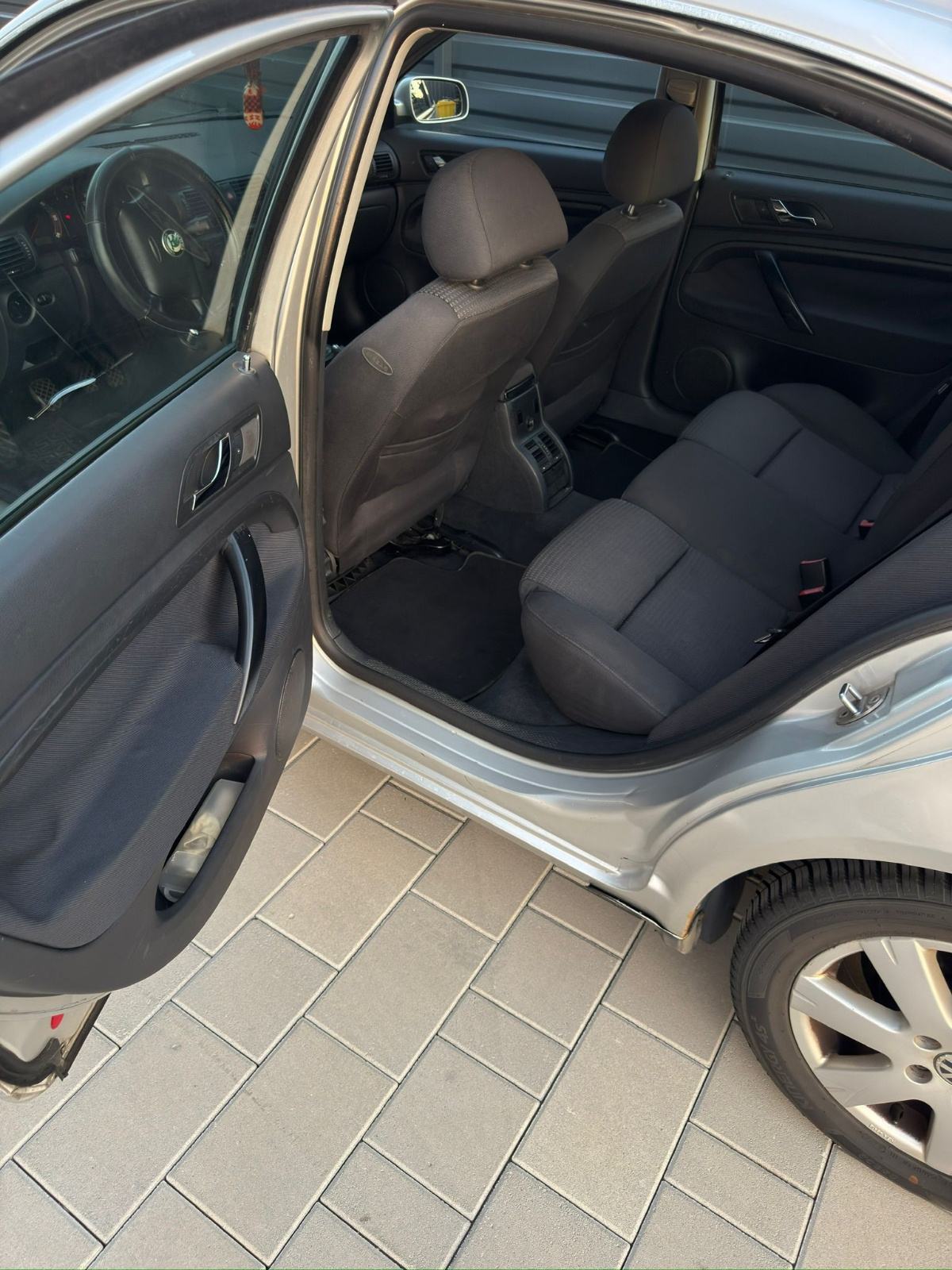 Škoda Superb 1,9 TDi, fotografija 15