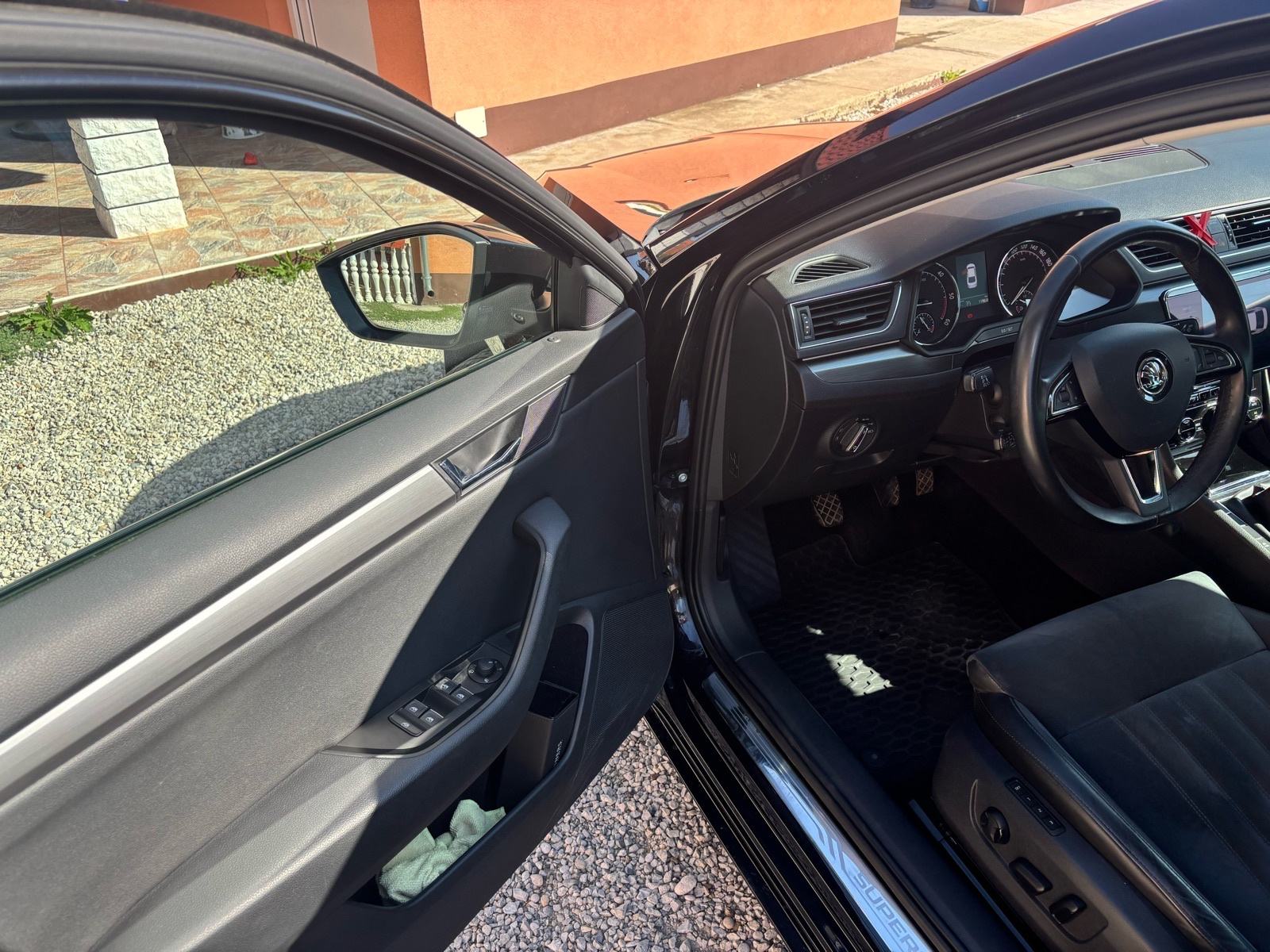 Škoda Superb 2,0 TDI-152 000 KM-Nije uvoz-Business oprema, fotografija 14