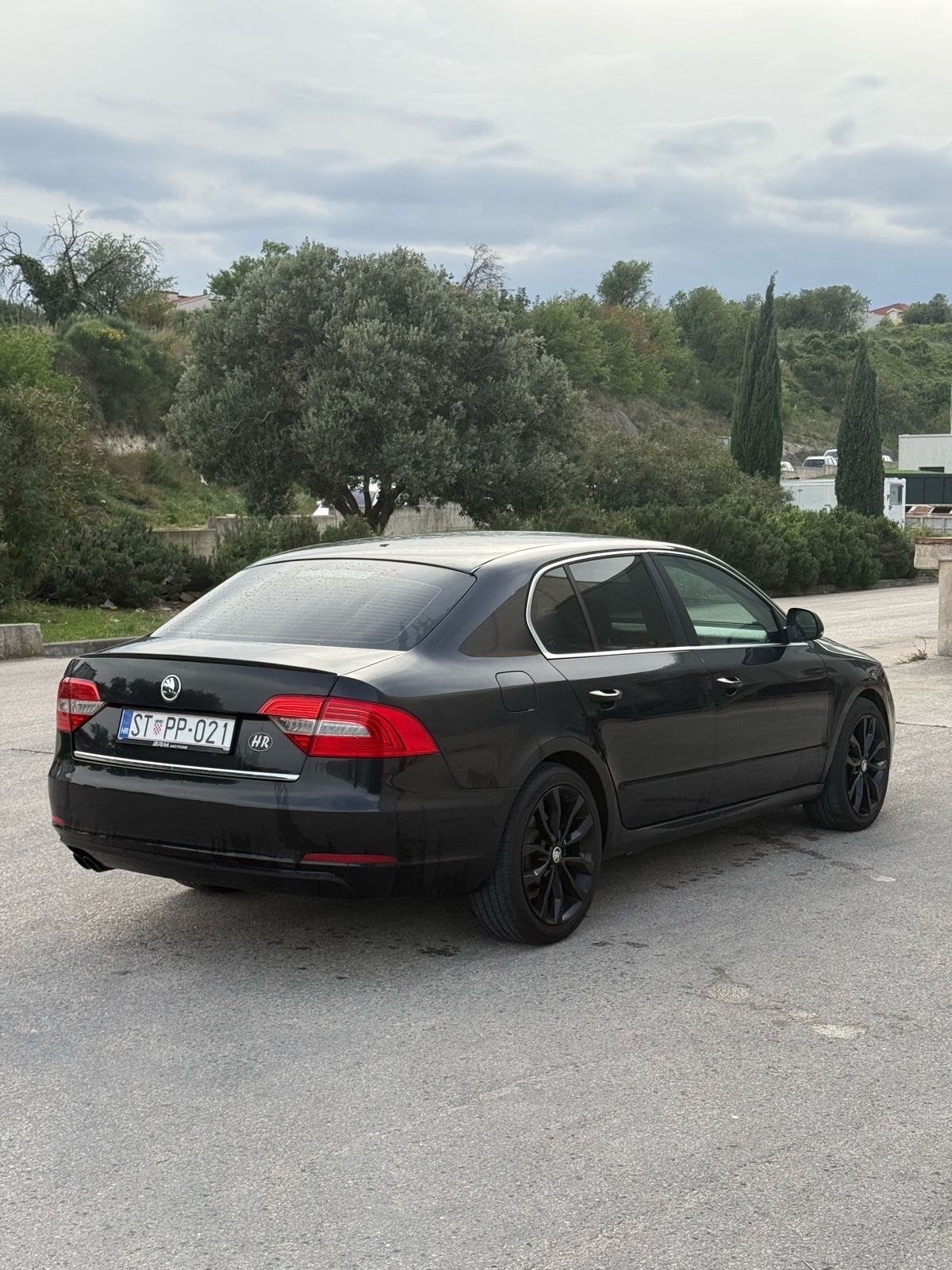 Škoda Superb 2,0 TDI 2014 god.; Full oprema; Top stanje; Nije uvoz, fotografija 3