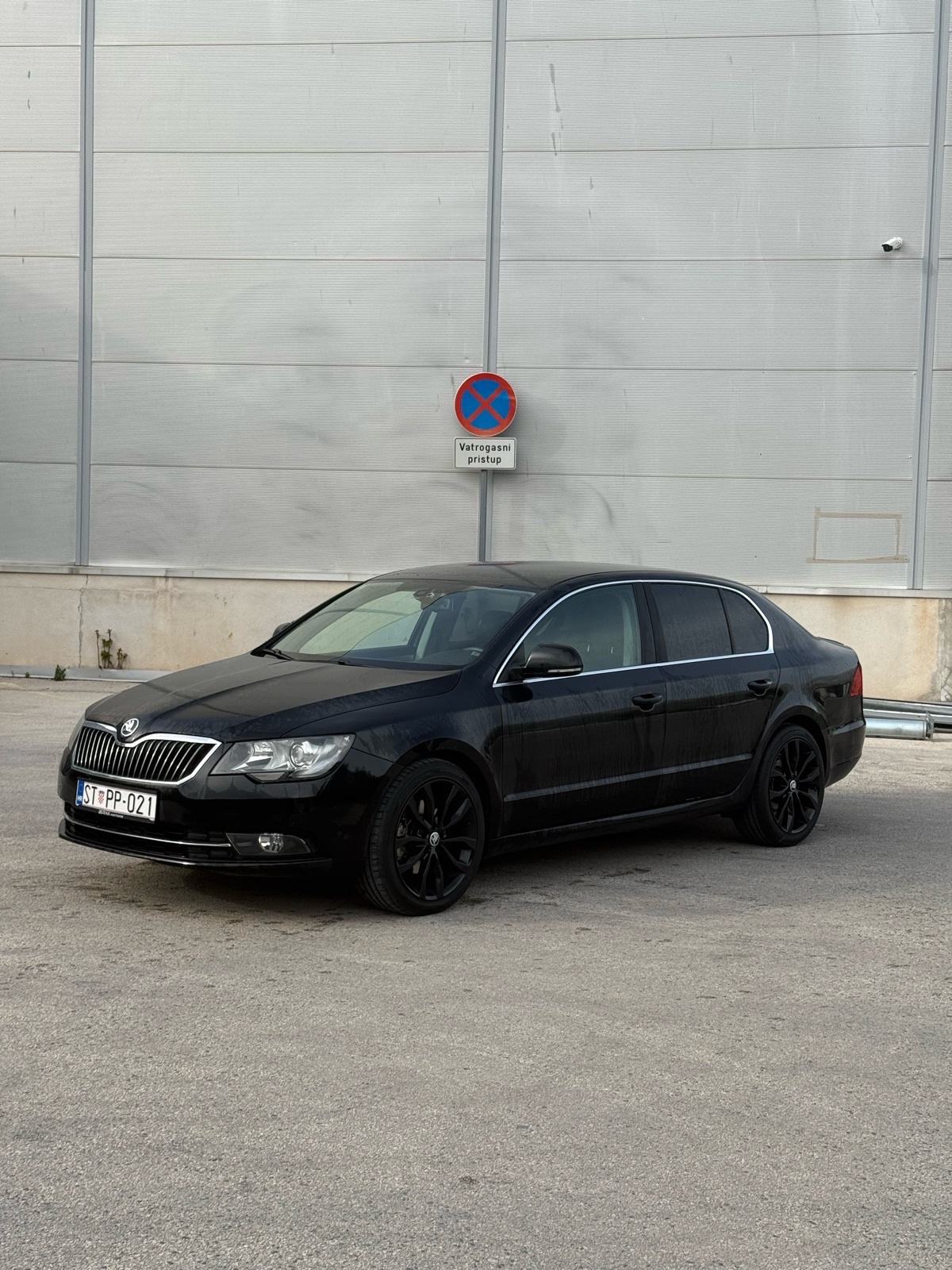 Škoda Superb 2,0 TDI 2014 god.; Full oprema; Top stanje; Nije uvoz, fotografija 8