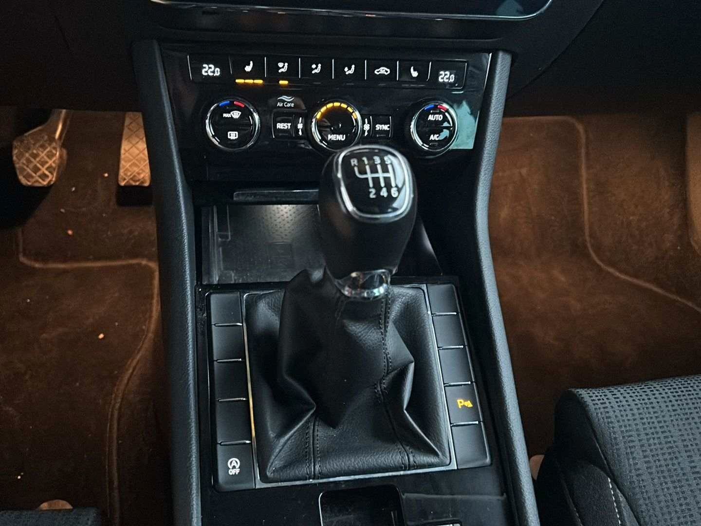 Škoda Superb 2,0 TDI AMBITION NAVI ACC-TEMPOMAT APPLE ANDR KUKA 2019, fotografija 17