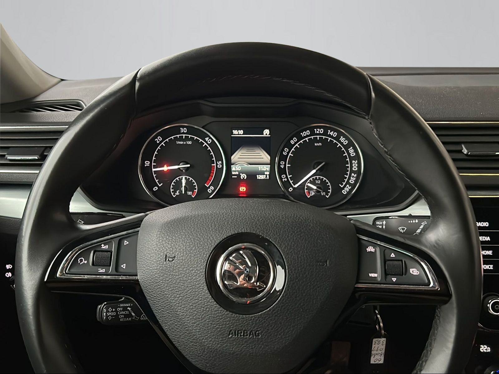 Škoda Superb 2,0 TDI AMBITION NAVI ACC-TEMPOMAT APPLE ANDR KUKA 2019, fotografija 13