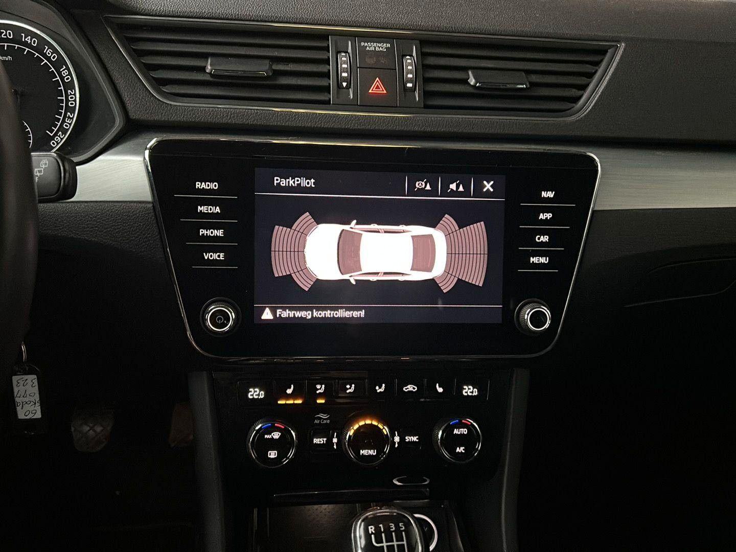 Škoda Superb 2,0 TDI AMBITION NAVI ACC-TEMPOMAT APPLE ANDR KUKA 2019, fotografija 16