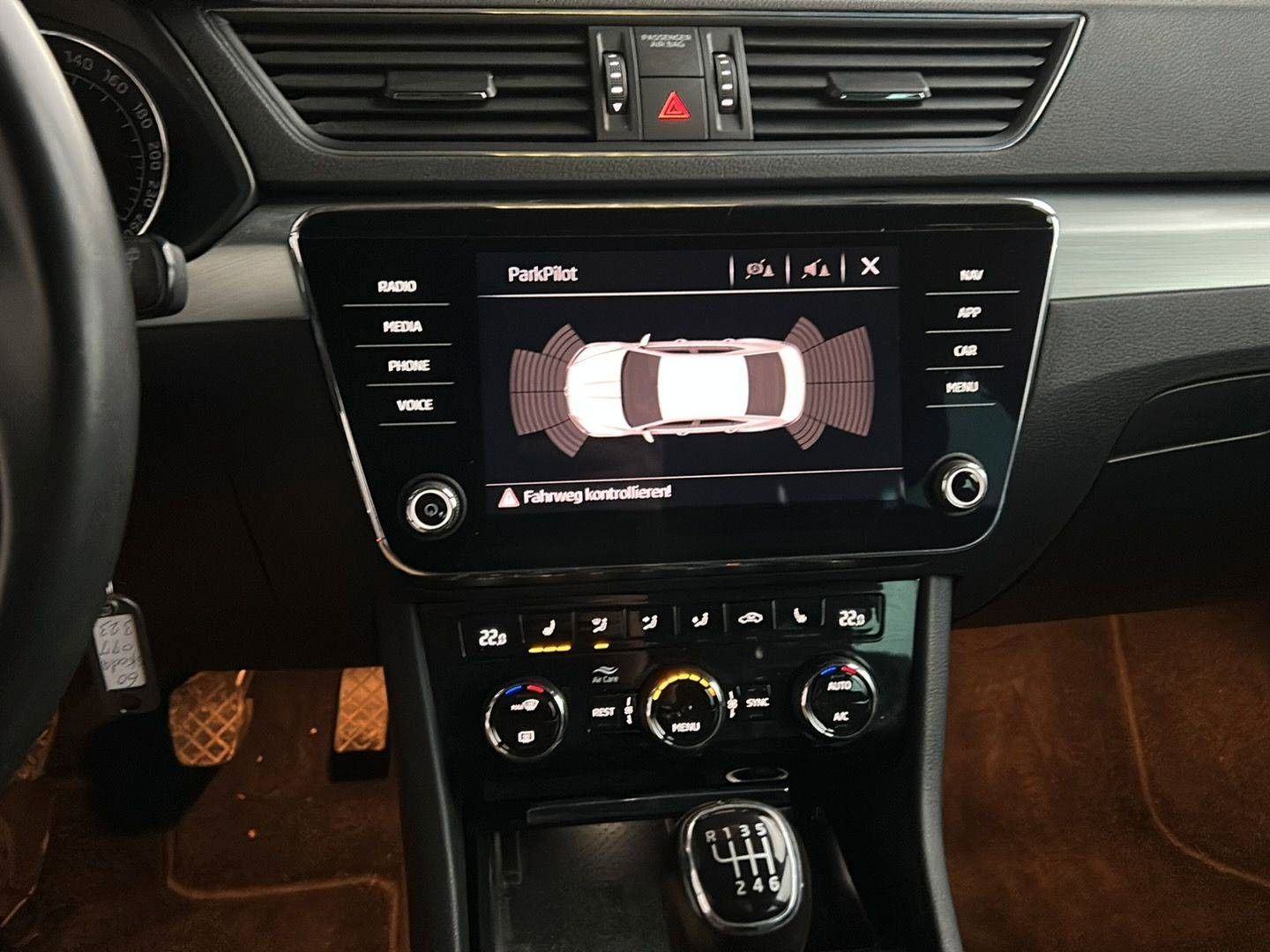 Škoda Superb 2,0 TDI AMBITION NAVI ACC-TEMPOMAT APPLE ANDR KUKA 2019, fotografija 14