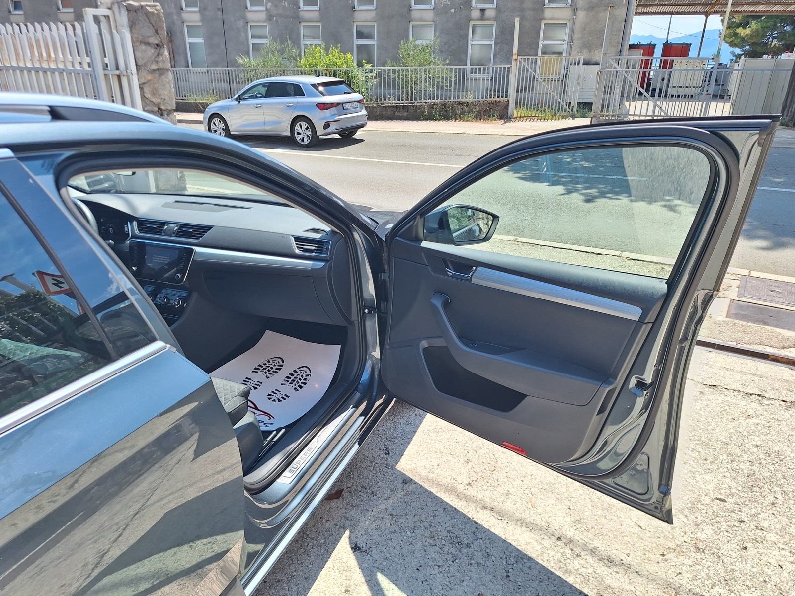 Škoda Superb 2,0 TDI automatik (DSG)VIRTUAL/P.KAMERA, fotografija 15