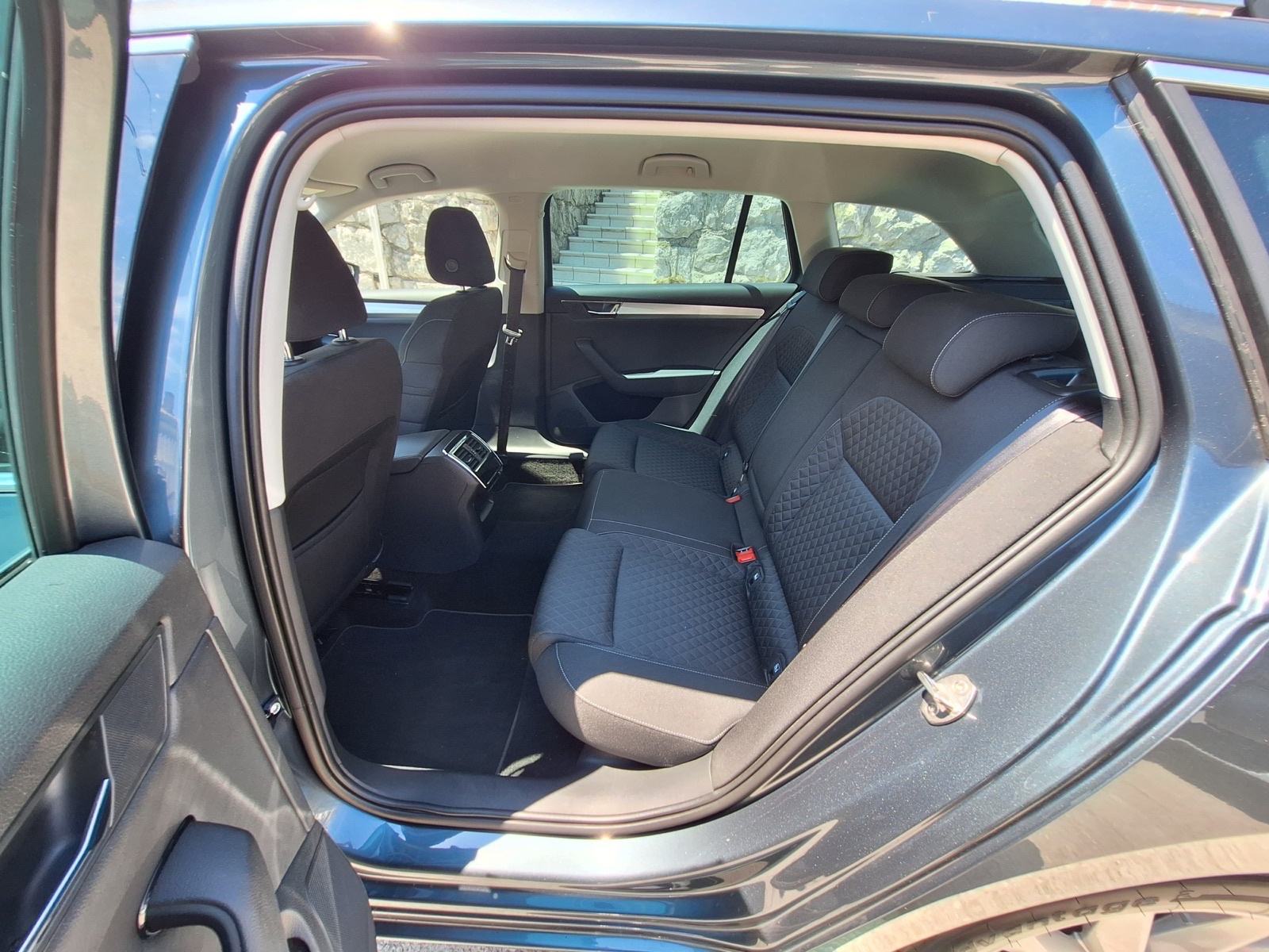 Škoda Superb 2,0 TDI automatik (DSG)VIRTUAL/P.KAMERA, fotografija 18