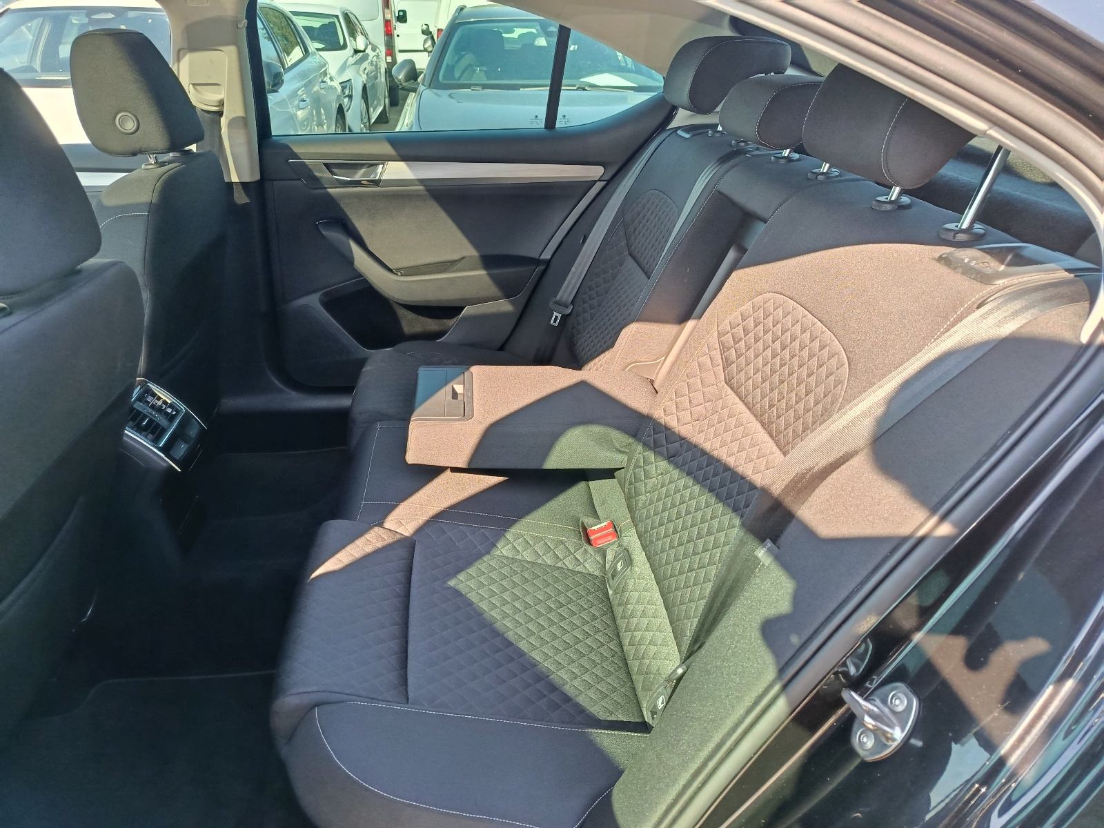Škoda Superb 2,0 TDI . Jamstvo 3 GOD. Leasing.PDV, fotografija 8