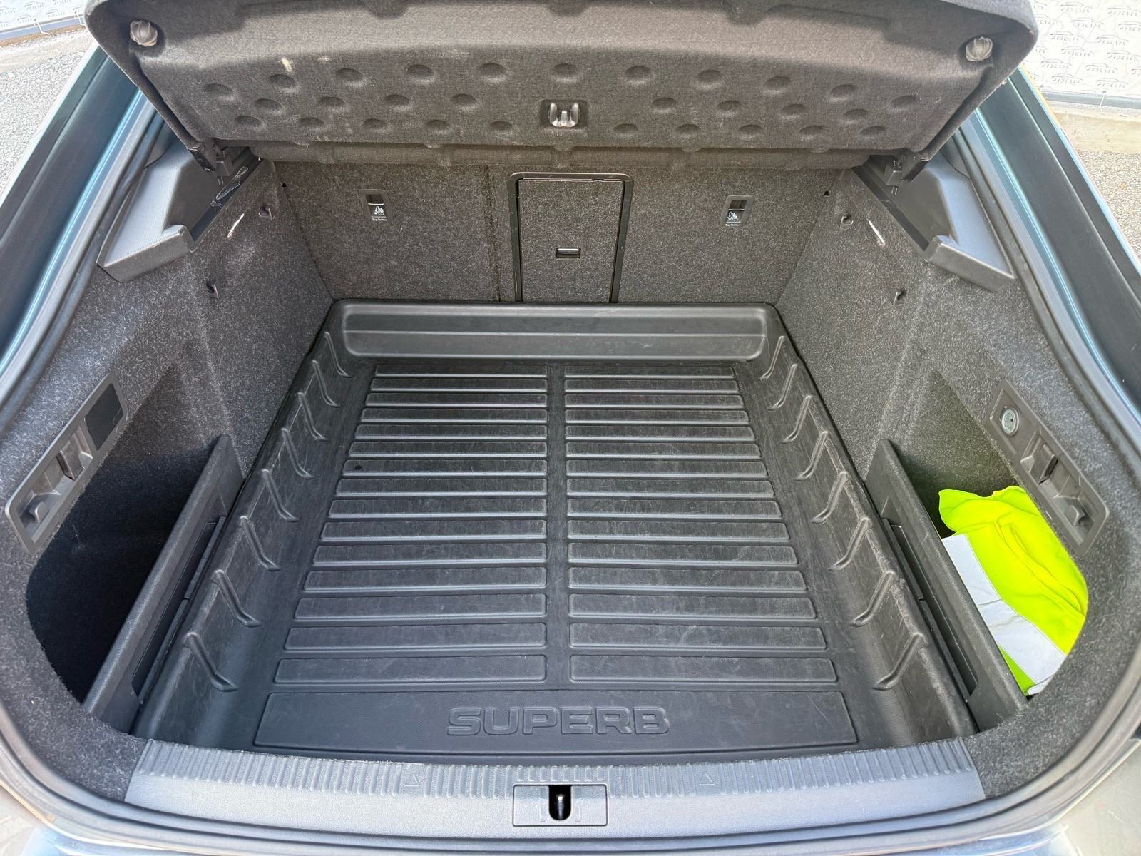 Škoda Superb 2,0 TDI SPORTLINE | DSG | MEMORIJA | NAVI | PANORAMA, fotografija 17