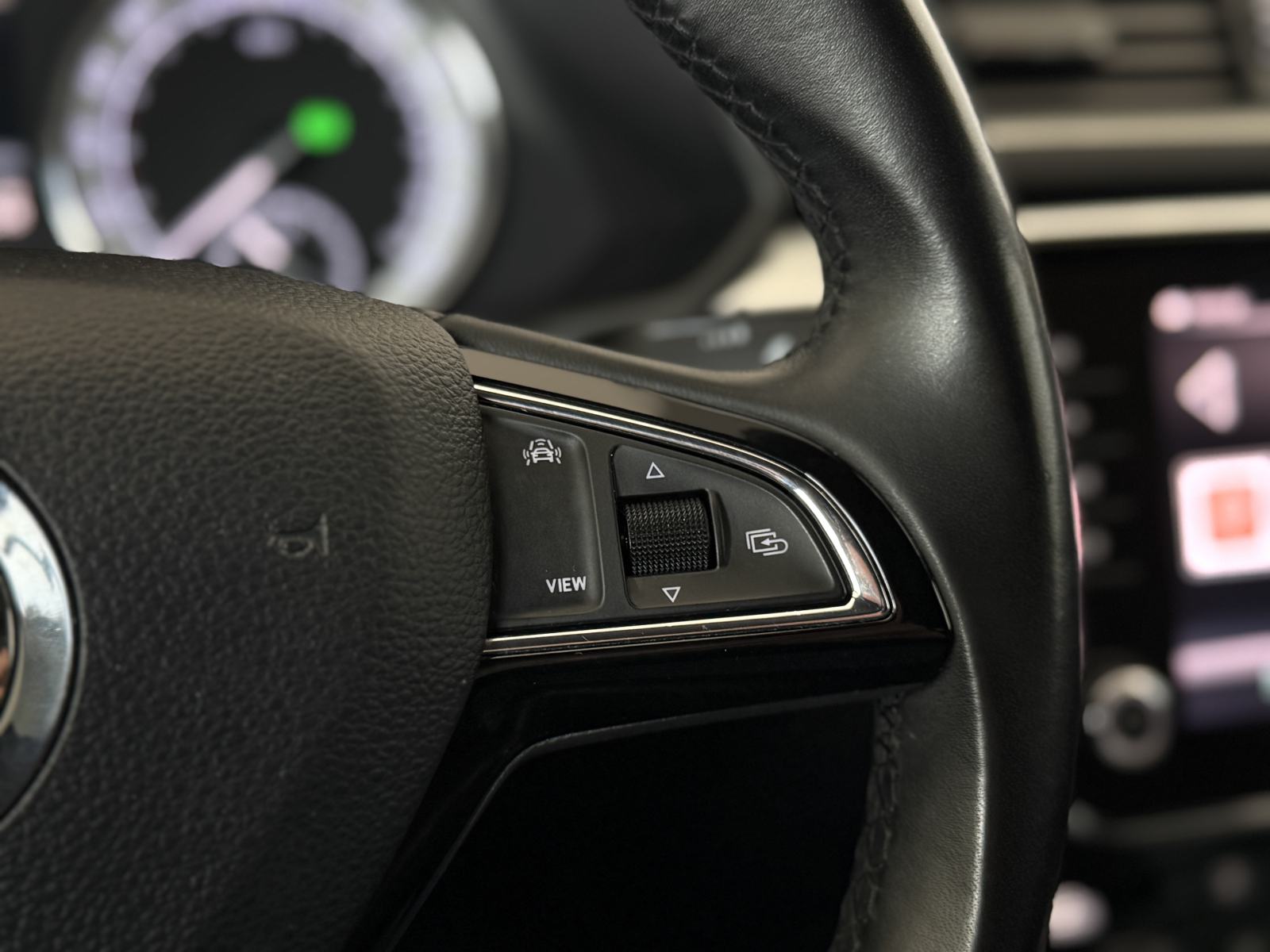 Škoda Superb 2,0 TDI DSG • HR AUTO • JAMSTVO 24MJ • LEASING BEZ UČEŠĆA, fotografija 13