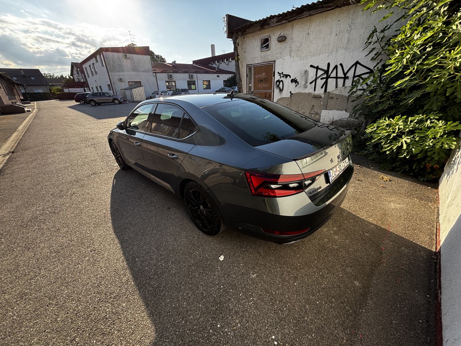 Škoda Superb 2,0 TDI automatik, pogled izvana - slika 2